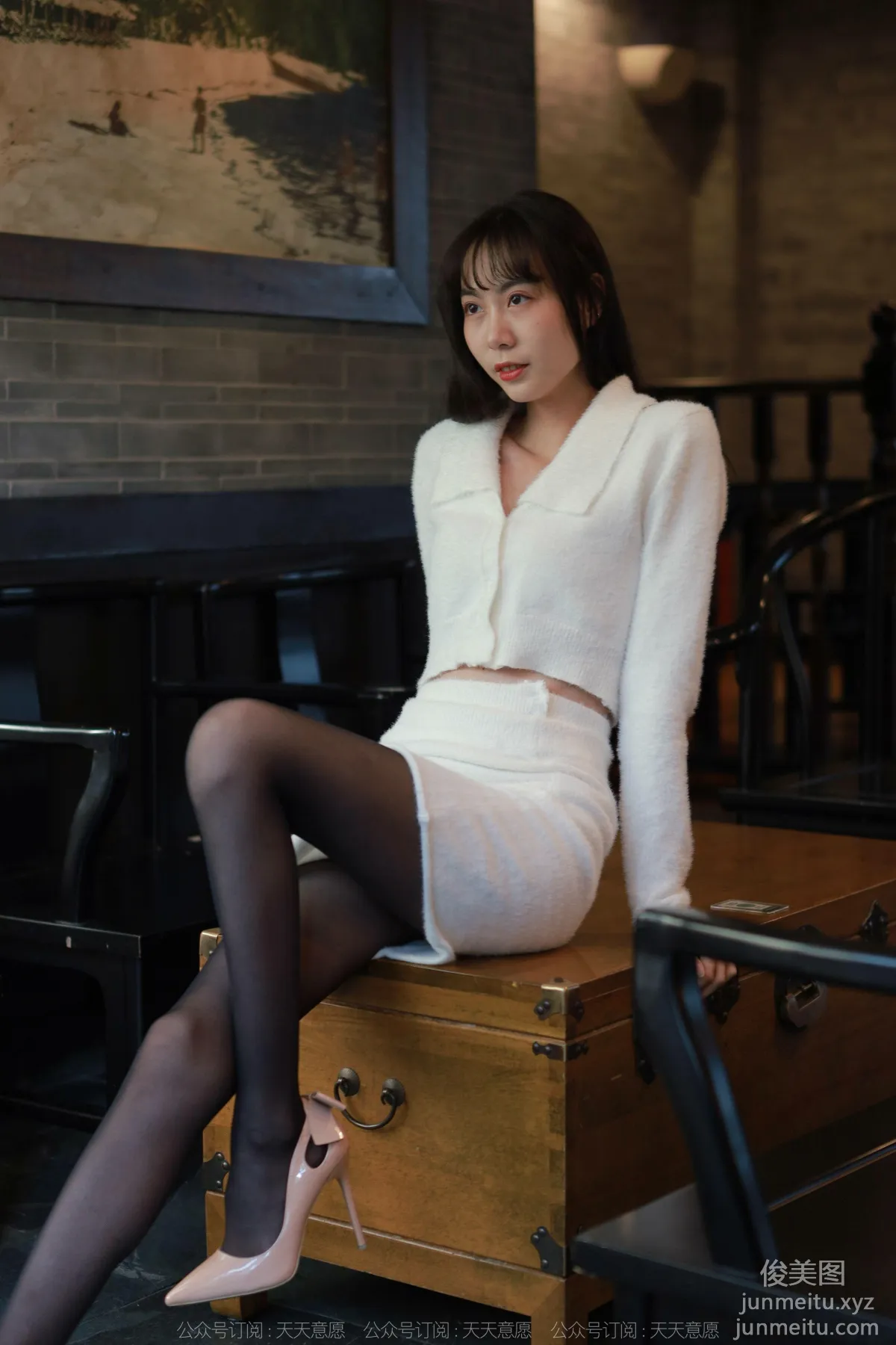 [IESS] 2022.01.27 Silk Enjoyer 993: Tuan Tuan, White Skirt and Long Legs in the Sun [93P] photo 44