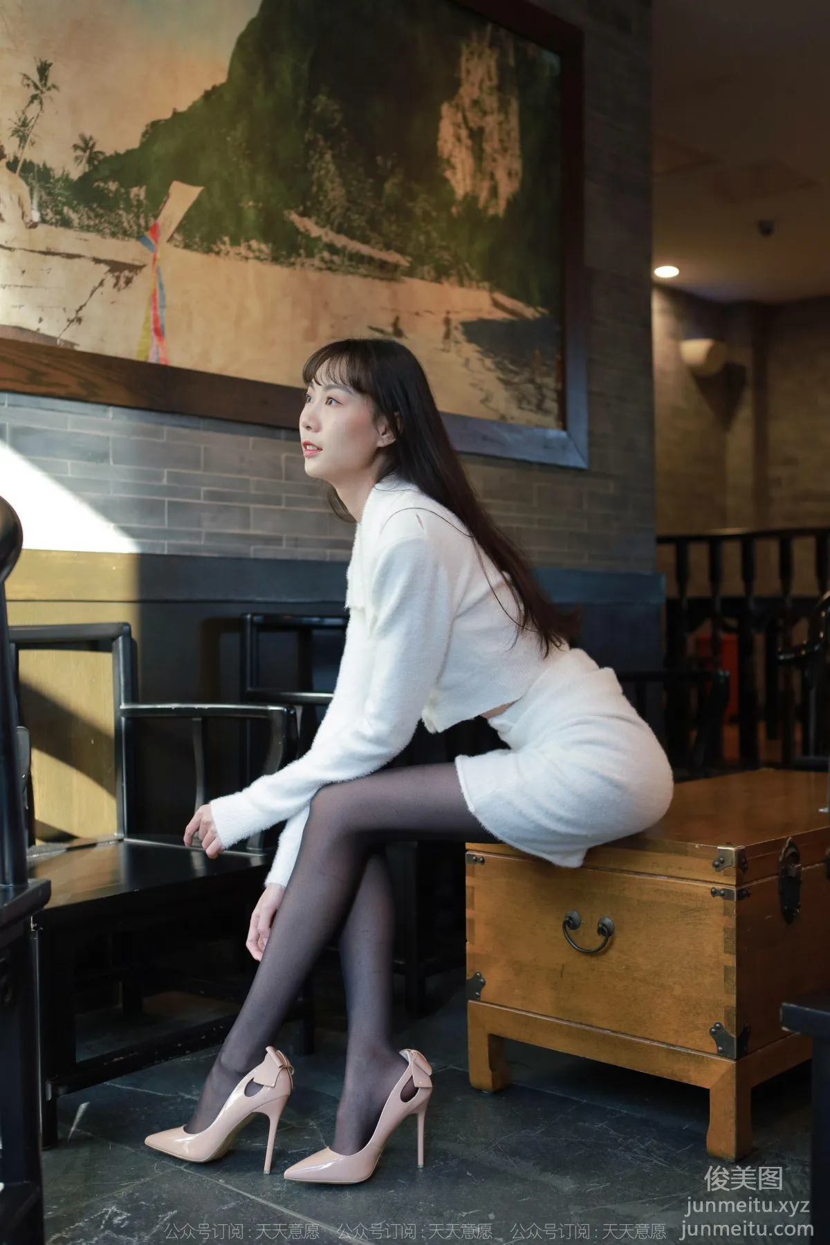[IESS] 2022.01.27 Silk Enjoyer 993: Tuan Tuan, White Skirt and Long Legs in the Sun [93P] photo 54