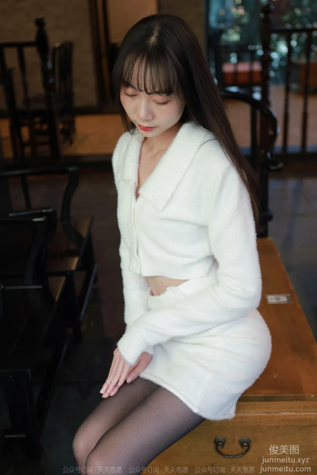 [IESS] 2022.01.27 Silk Enjoyer 993: Tuan Tuan, White Skirt and Long Legs in the Sun [93P] photo 59