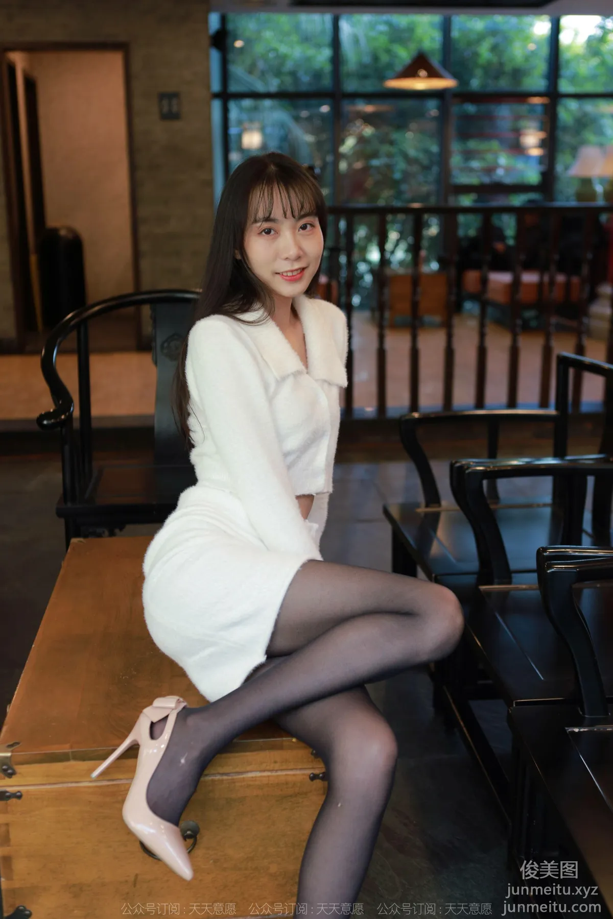 [IESS] 2022.01.27 Silk Enjoyer 993: Tuan Tuan, White Skirt and Long Legs in the Sun [93P] photo 63
