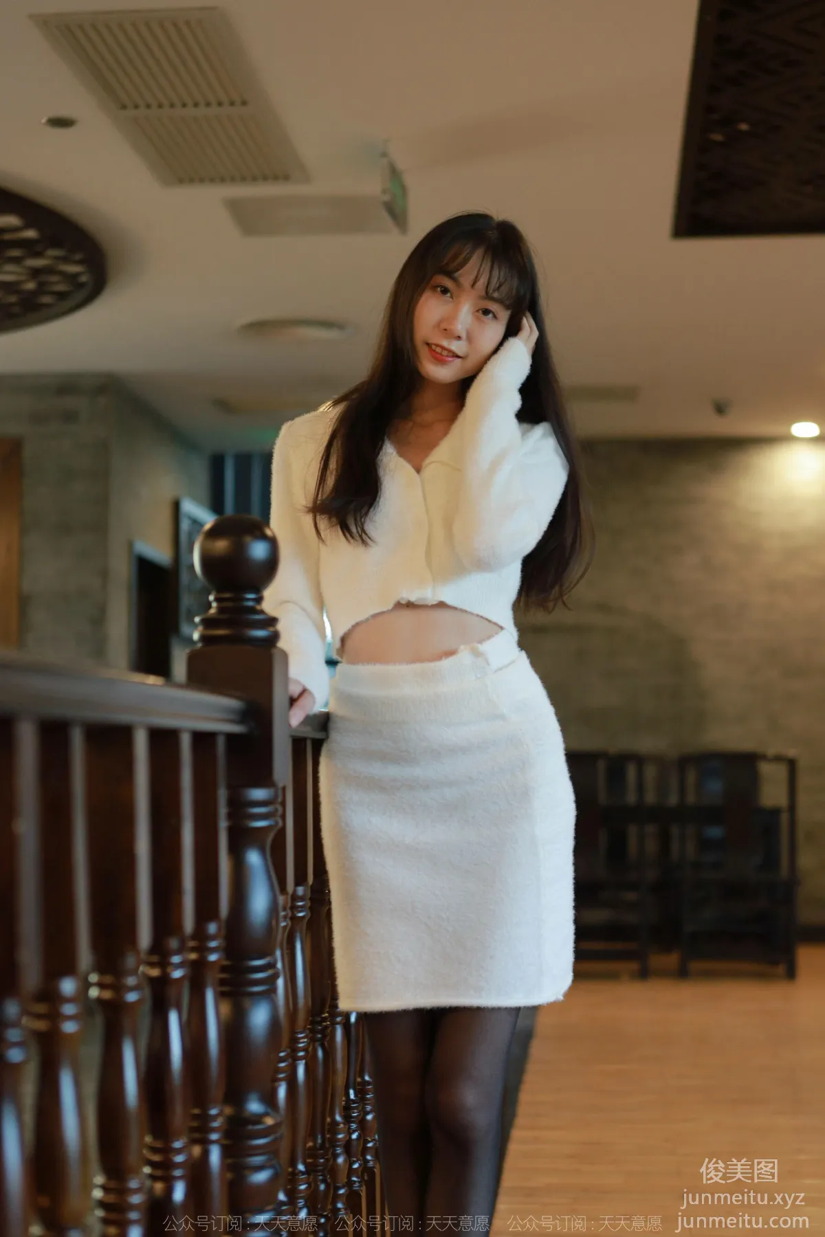 [IESS] 2022.01.27 Silk Enjoyer 993: Tuan Tuan, White Skirt and Long Legs in the Sun [93P] photo 74
