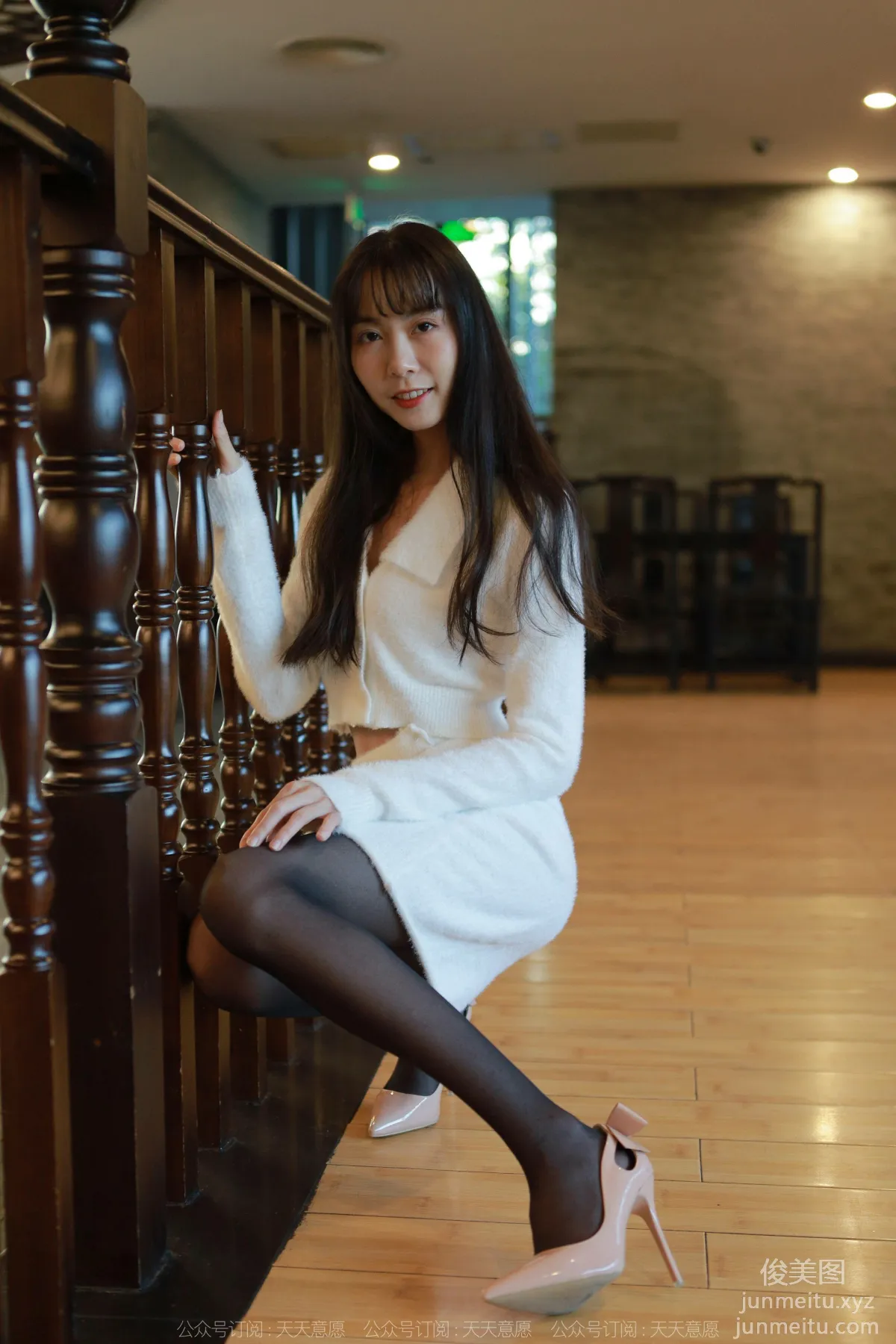 [IESS] 2022.01.27 Silk Enjoyer 993: Tuan Tuan, White Skirt and Long Legs in the Sun [93P] photo 76