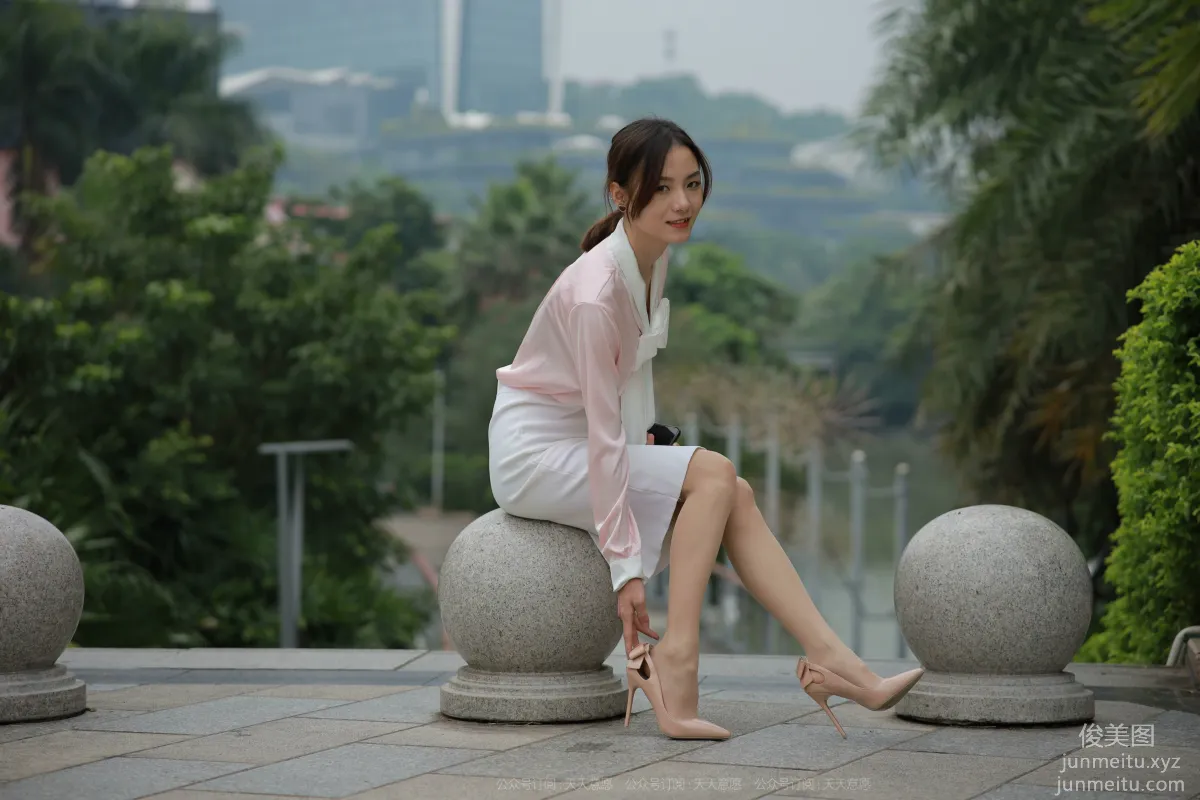 [IESS] 2021.11.11 Silk Enjoyer 971: Xiao Liu, City Beauty [90P] photo 2