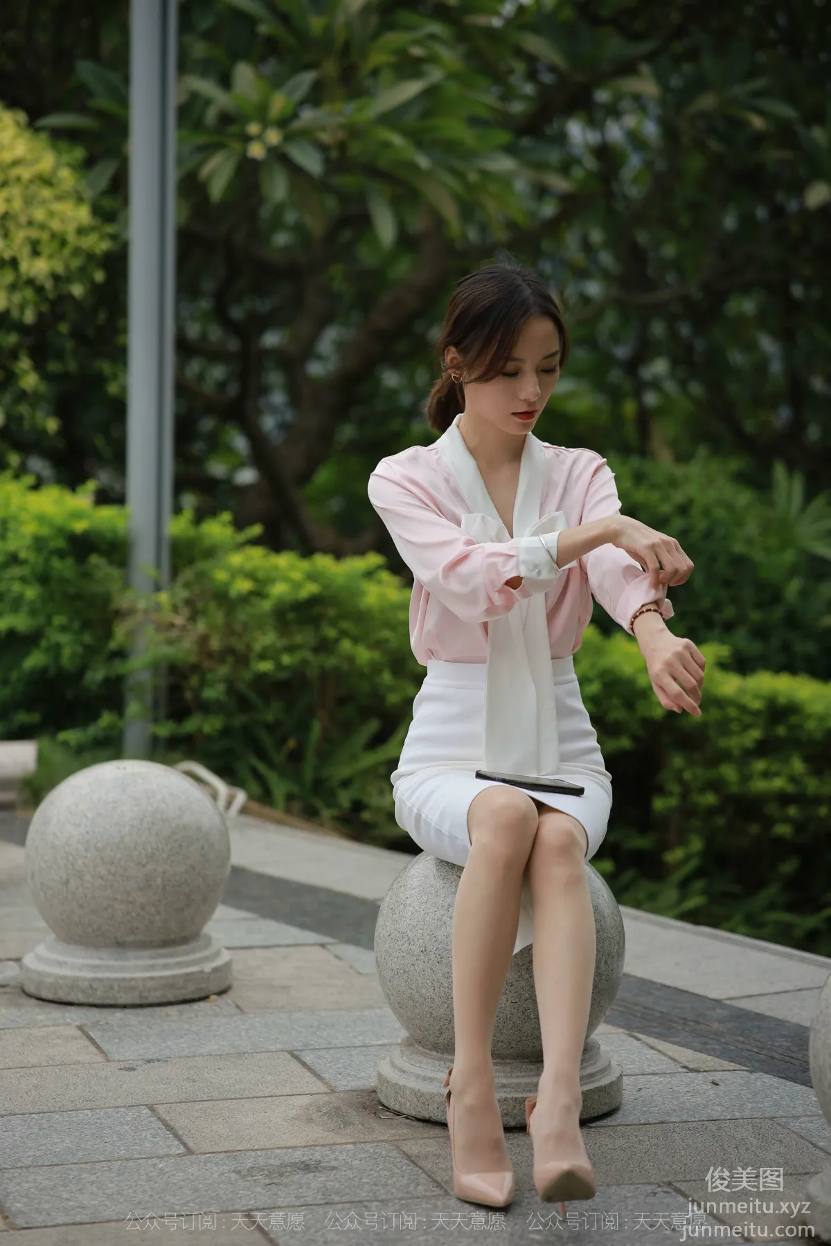 [IESS] 2021.11.11 Silk Enjoyer 971: Xiao Liu, City Beauty [90P] photo 6