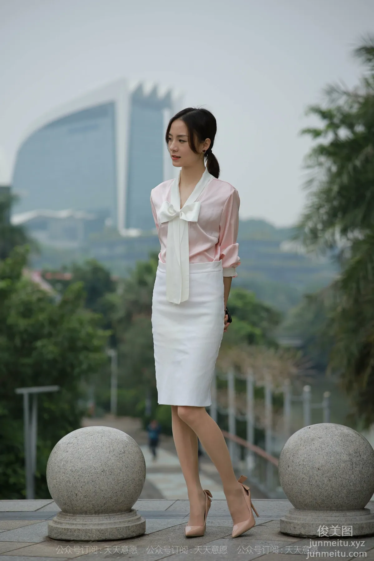 [IESS] 2021.11.11 Silk Enjoyer 971: Xiao Liu, City Beauty [90P] photo 13