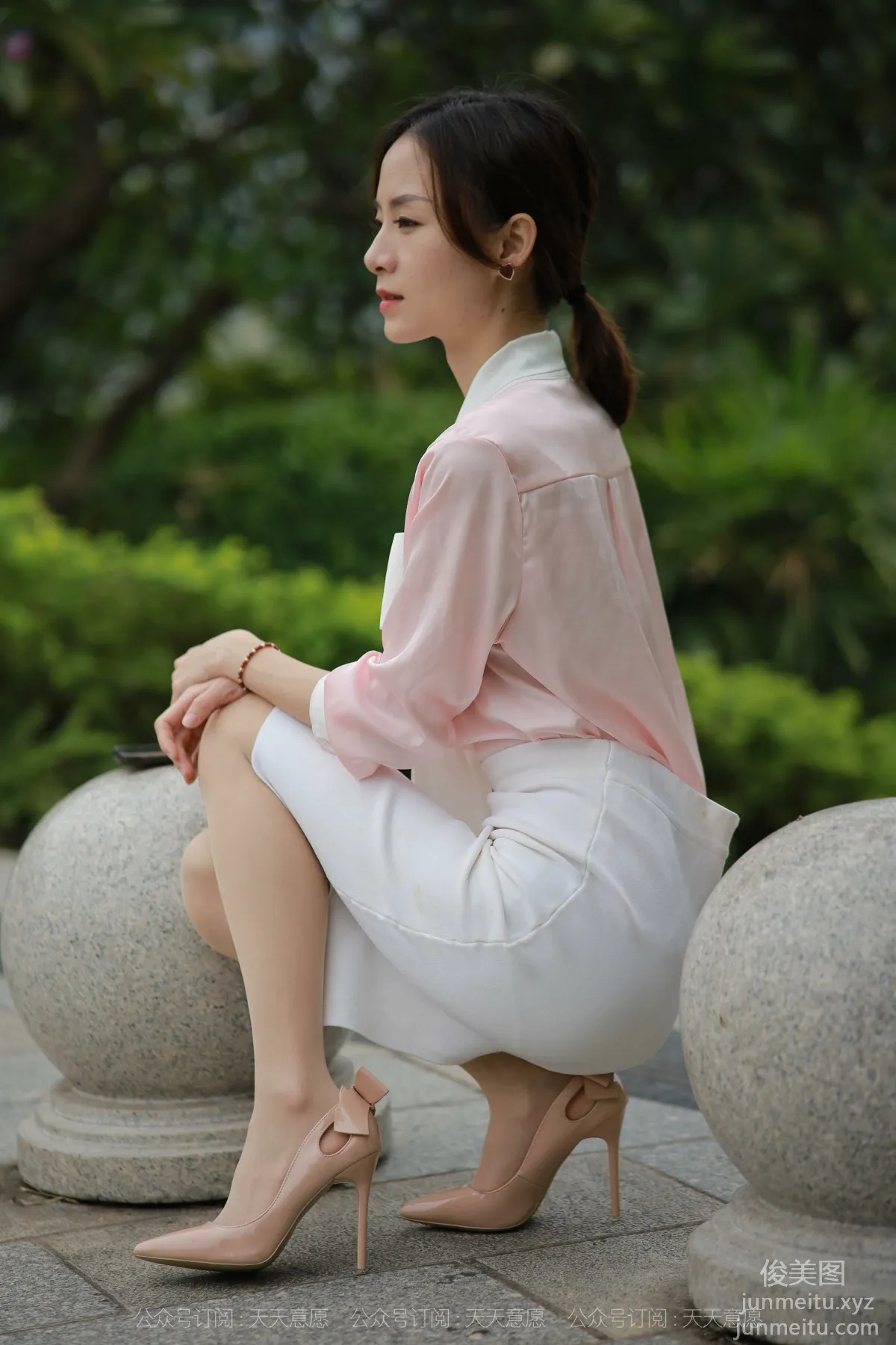 [IESS] 2021.11.11 Silk Enjoyer 971: Xiao Liu, City Beauty [90P] photo 22