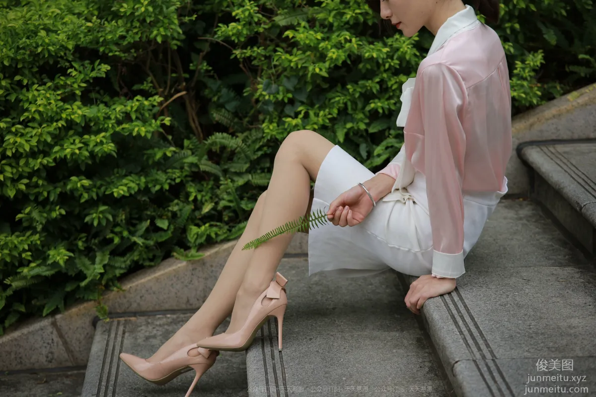 [IESS] 2021.11.11 Silk Enjoyer 971: Xiao Liu, City Beauty [90P] photo 78