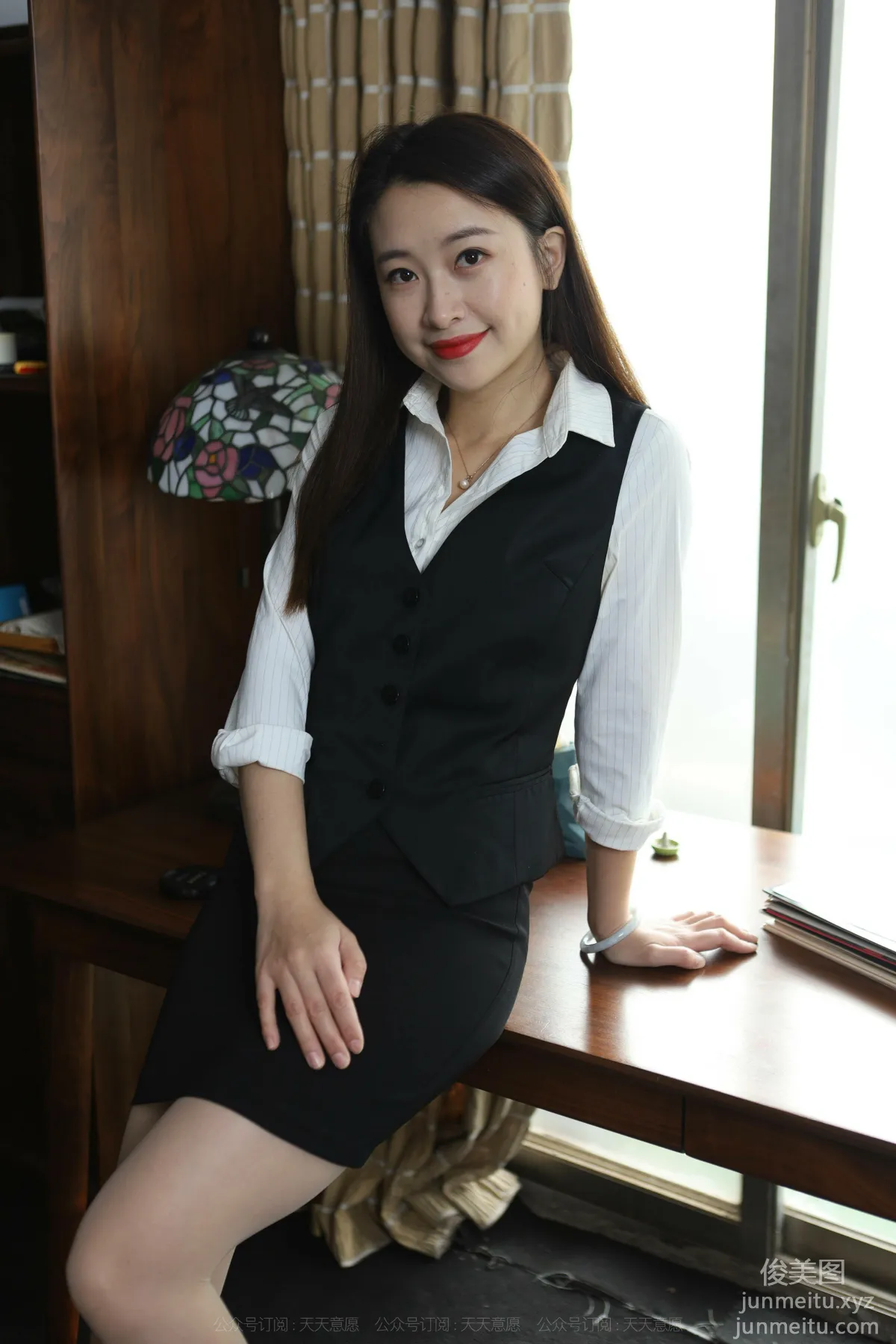 [IESS] 2021.11.12 Silk Enjoyer 972: Xiao Jie, Accompany You Working Overtime on the Weekend [94P] photo 33