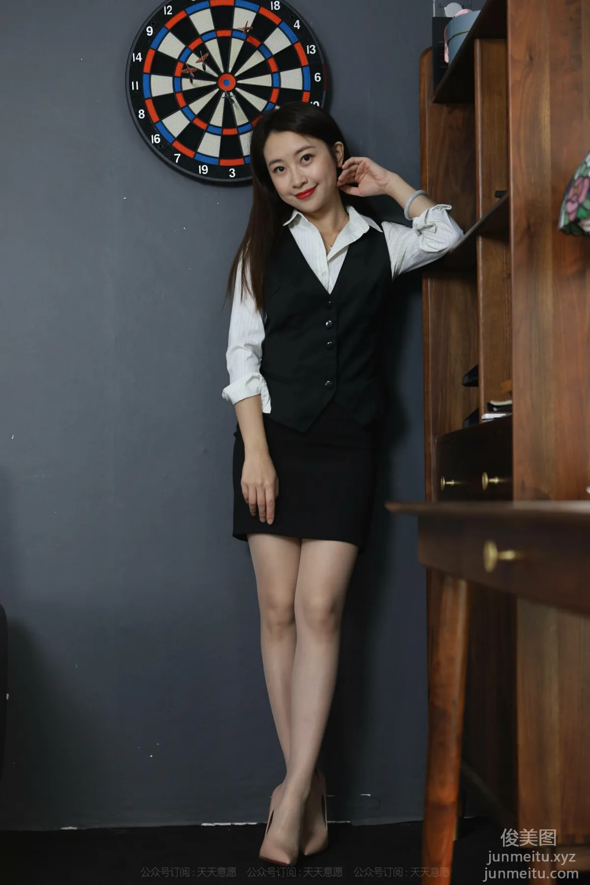 [IESS] 2021.11.12 Silk Enjoyer 972: Xiao Jie, Accompany You Working Overtime on the Weekend [94P] photo 43