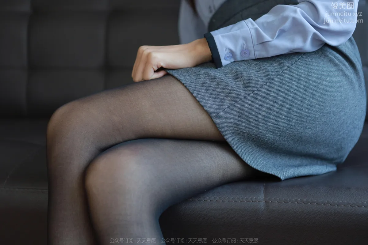 [IESS] 2022.11.27 Silk Enjoyer 1281 Mei Zi, Black Stockings and Gray Skirt [88P] photo 3