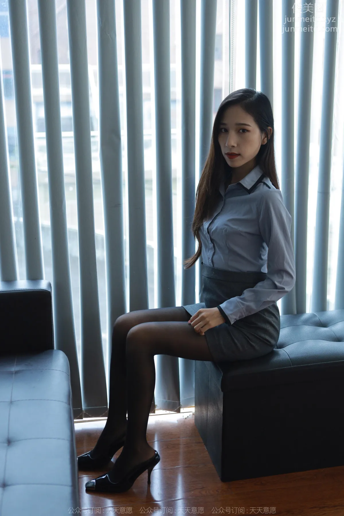 [IESS] 2022.11.27 Silk Enjoyer 1281 Mei Zi, Black Stockings and Gray Skirt [88P] photo 26