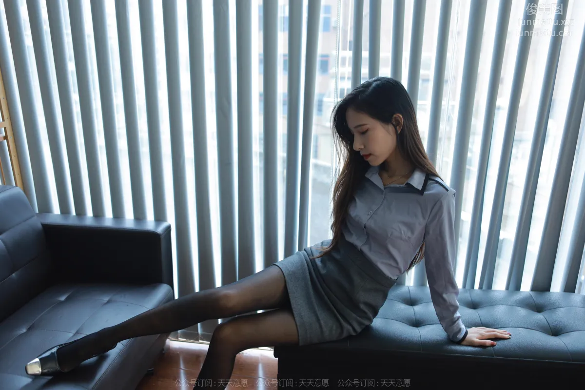 [IESS] 2022.11.27 Silk Enjoyer 1281 Mei Zi, Black Stockings and Gray Skirt [88P] photo 30