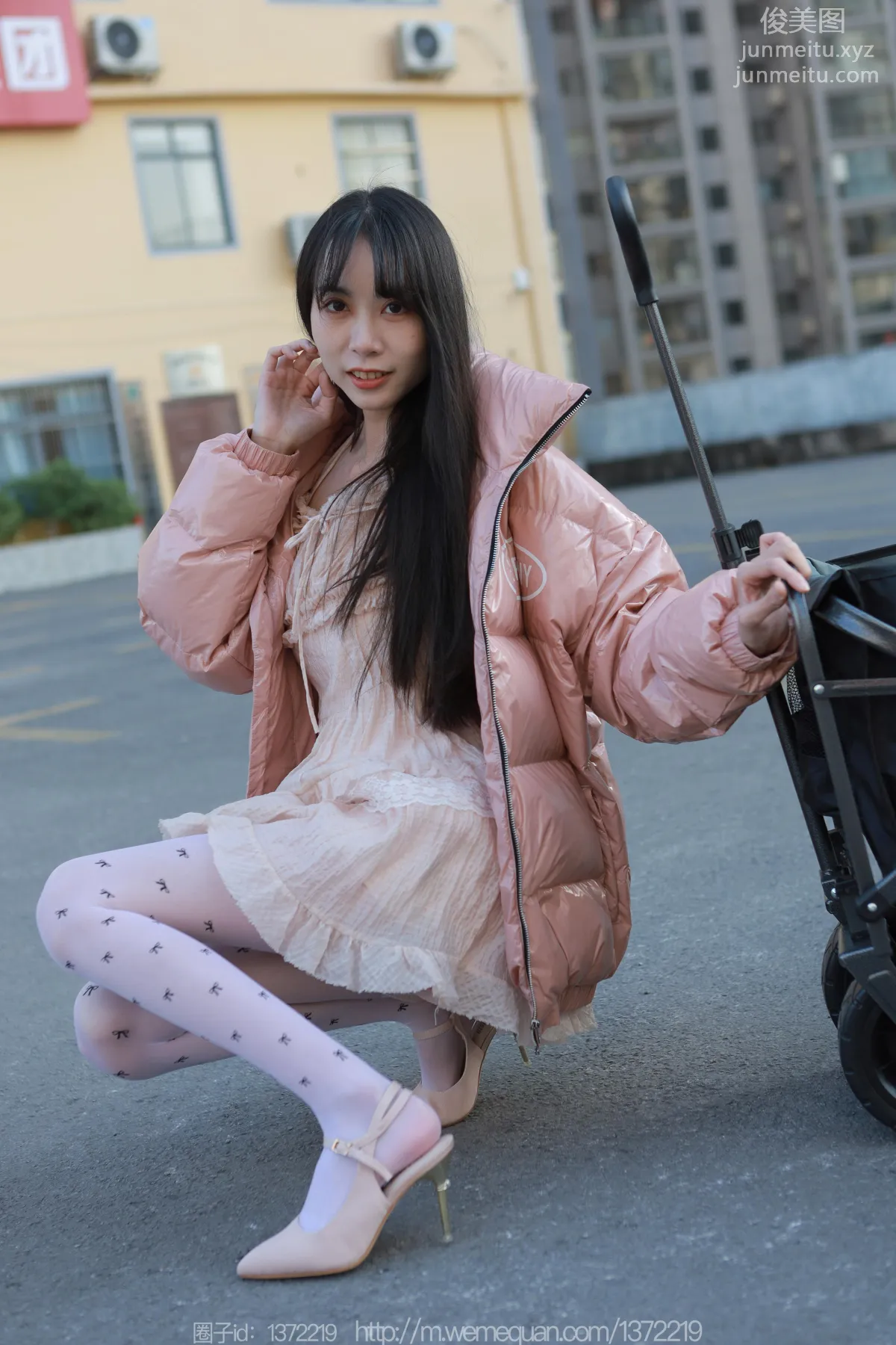 [IESS] 2022.12.23 Silk Enjoyer 1307 Tuan Tuan, Long Legs Pushing the Cart [84P] photo 3