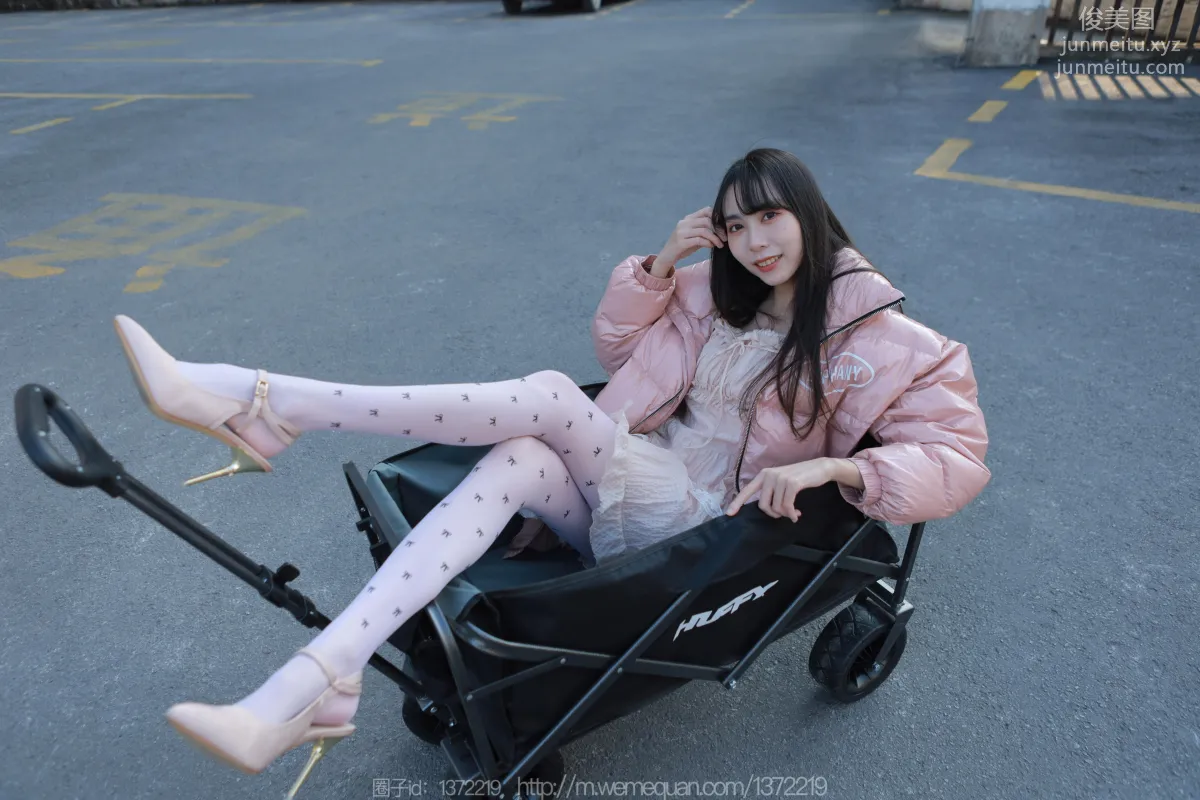 [IESS] 2022.12.23 Silk Enjoyer 1307 Tuan Tuan, Long Legs Pushing the Cart [84P] photo 15