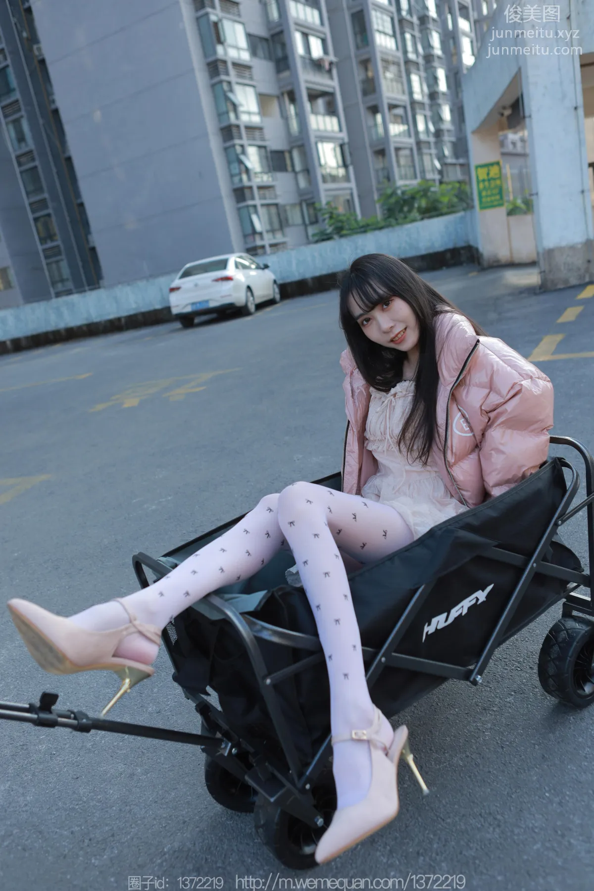 [IESS] 2022.12.23 Silk Enjoyer 1307 Tuan Tuan, Long Legs Pushing the Cart [84P] photo 18