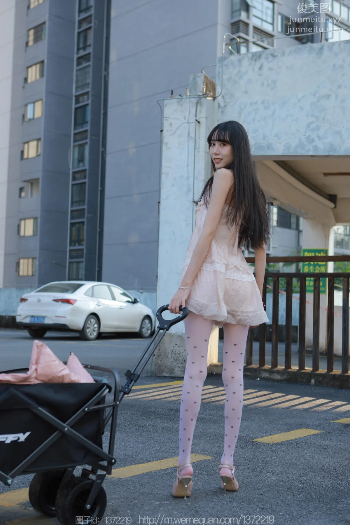[IESS] 2022.12.23 Silk Enjoyer 1307 Tuan Tuan, Long Legs Pushing the Cart [84P] photo 20