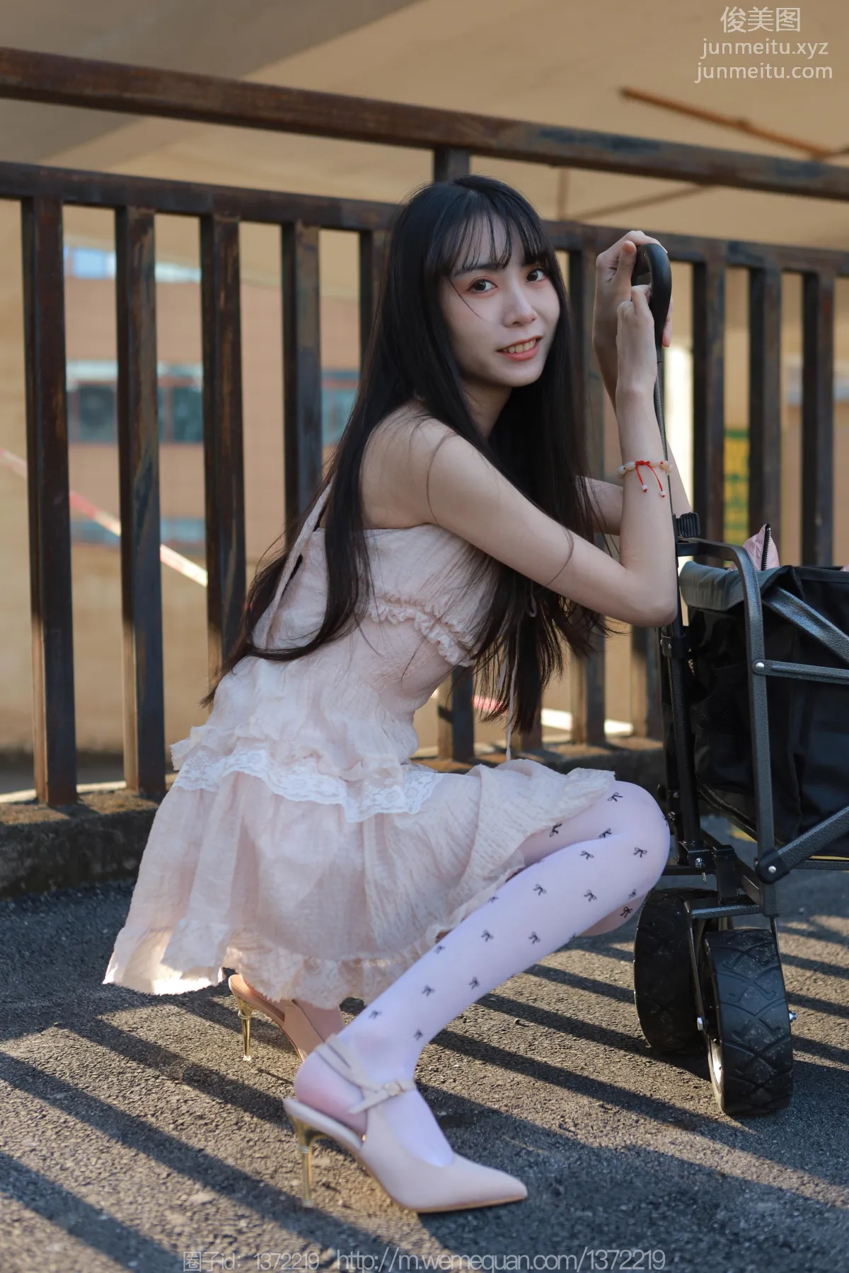 [IESS] 2022.12.23 Silk Enjoyer 1307 Tuan Tuan, Long Legs Pushing the Cart [84P] photo 25