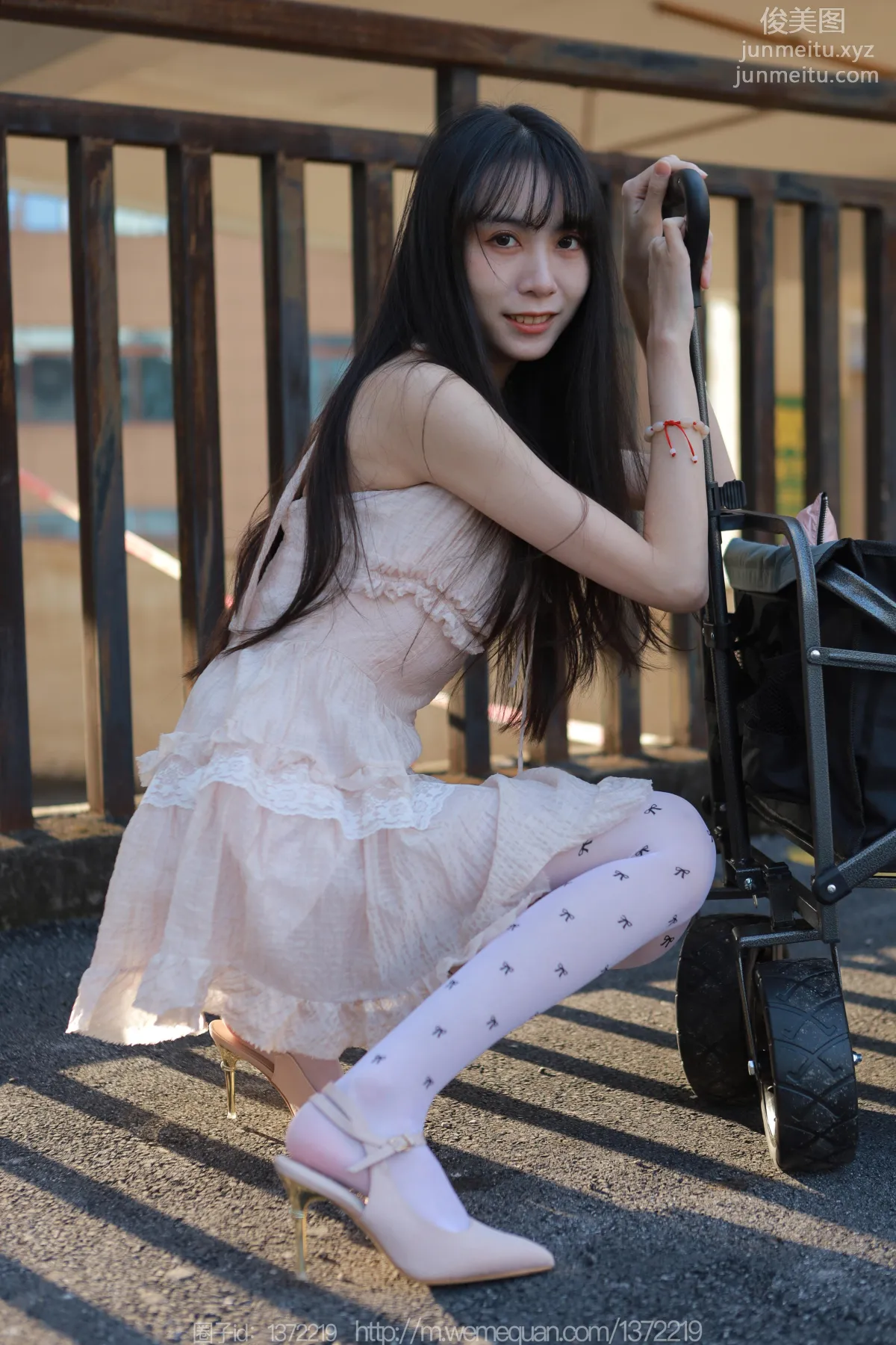 [IESS] 2022.12.23 Silk Enjoyer 1307 Tuan Tuan, Long Legs Pushing the Cart [84P] photo 26