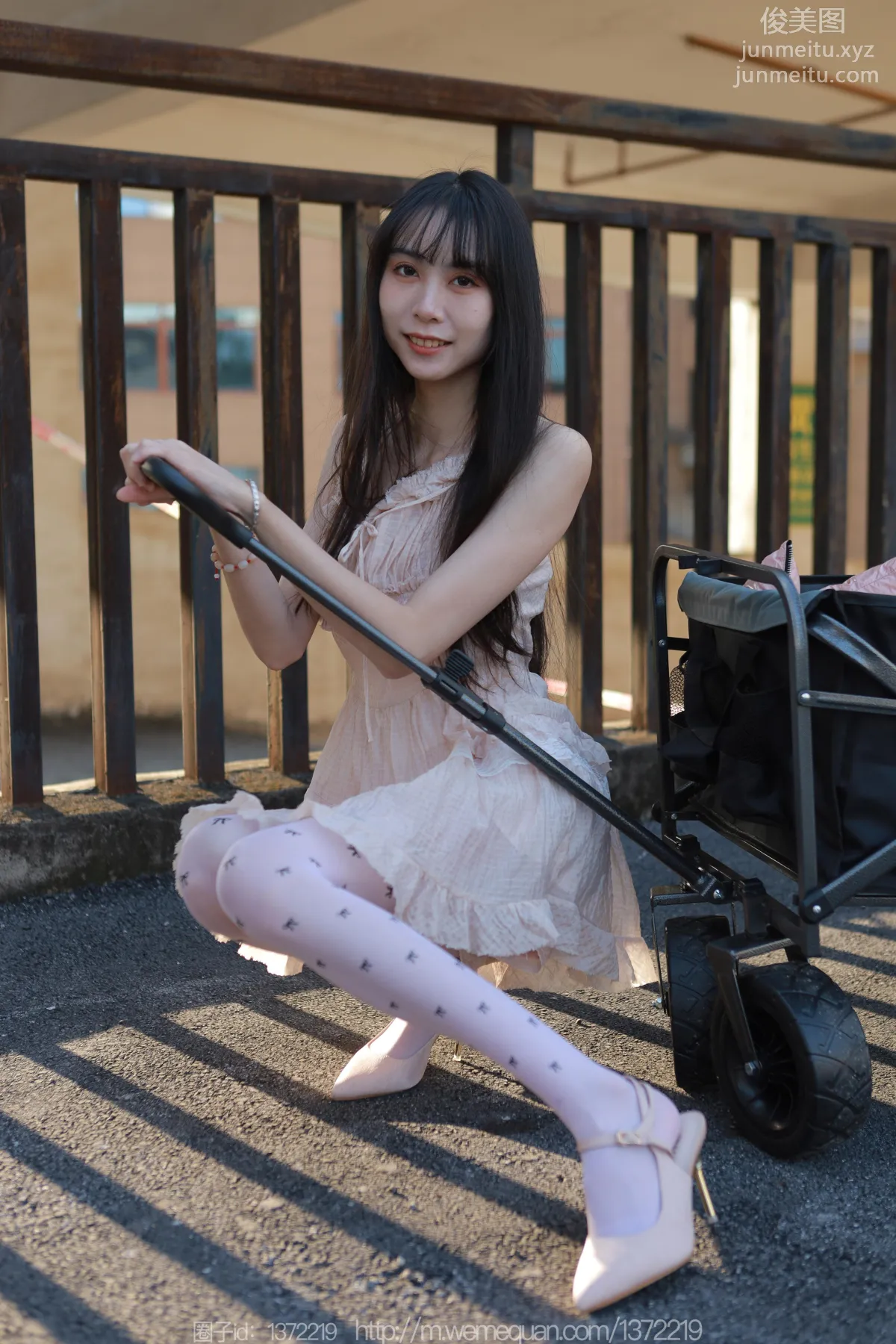 [IESS] 2022.12.23 Silk Enjoyer 1307 Tuan Tuan, Long Legs Pushing the Cart [84P] photo 27