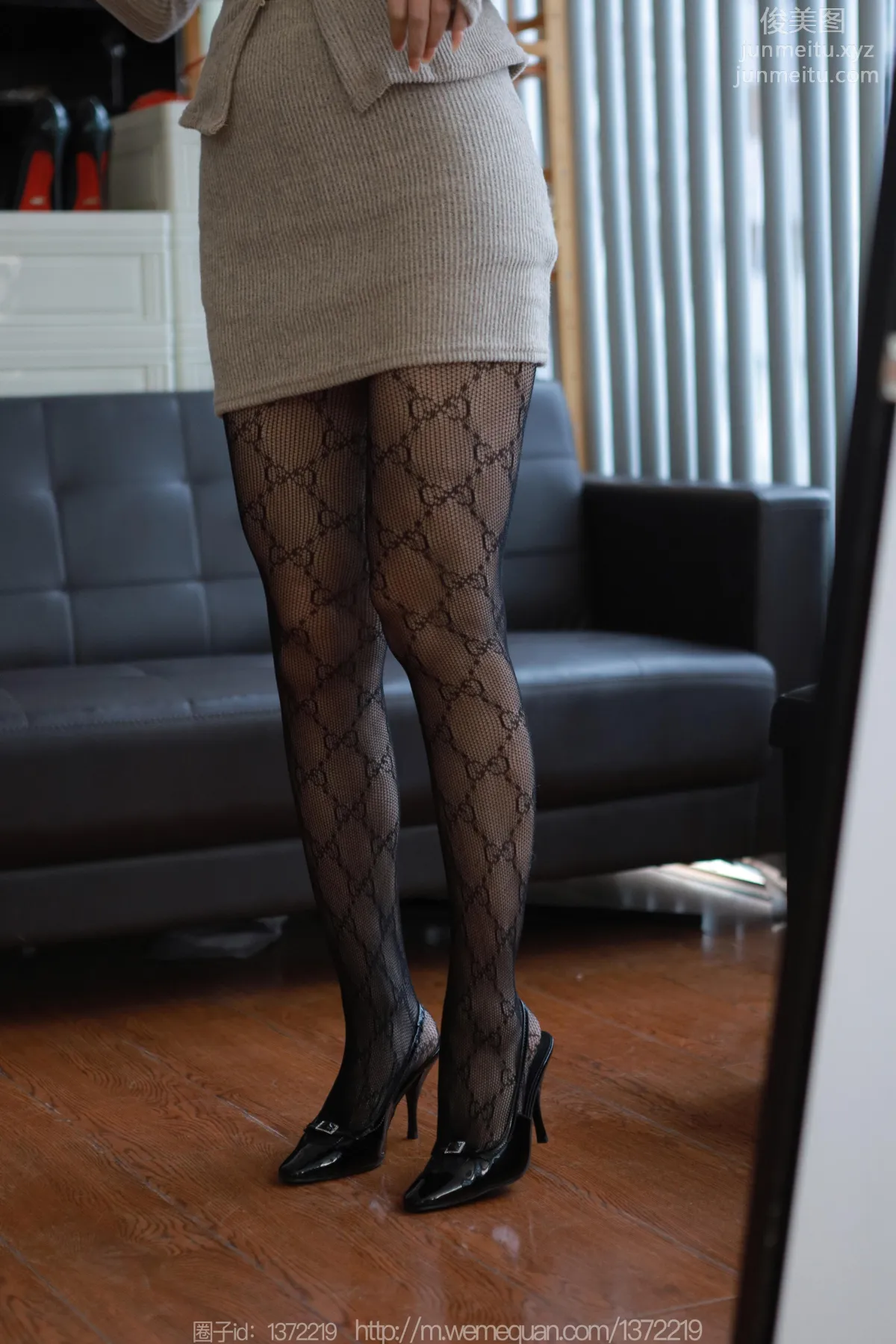 [IESS] 2023.01.04 Silk Enjoyer 1319 IESS Qiuqiu, Cutout Black Stockings [85P] photo 21