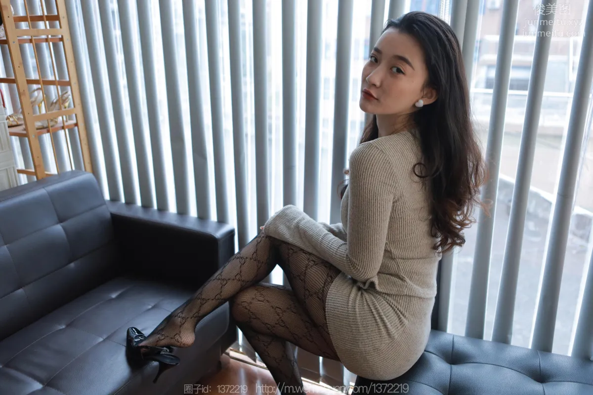 [IESS] 2023.01.04 Silk Enjoyer 1319 IESS Qiuqiu, Cutout Black Stockings [85P] photo 41