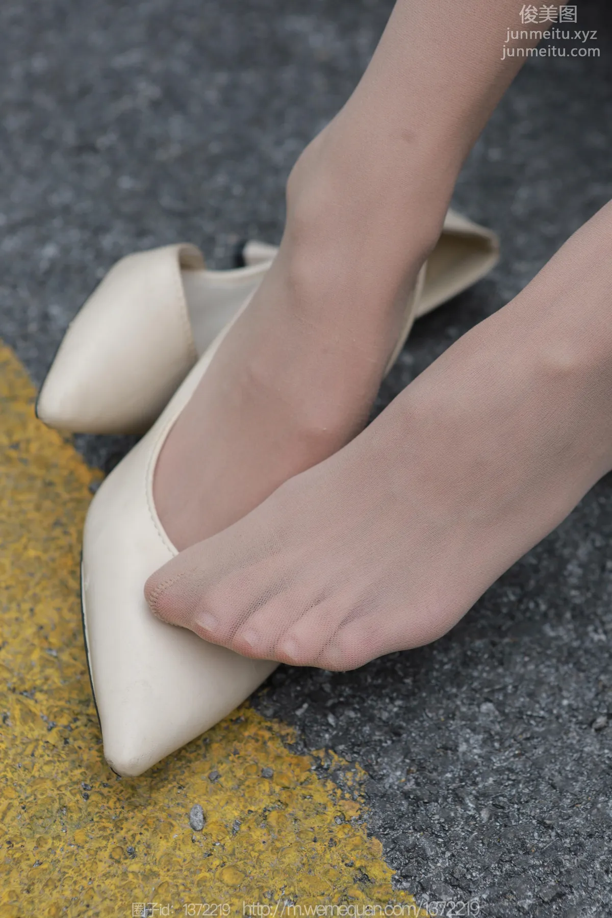 [IESS] 2023.01.26 Silk Enjoyer 1341 Tuan Tuan, What Are You Doing in the Car? [77P] photo 41