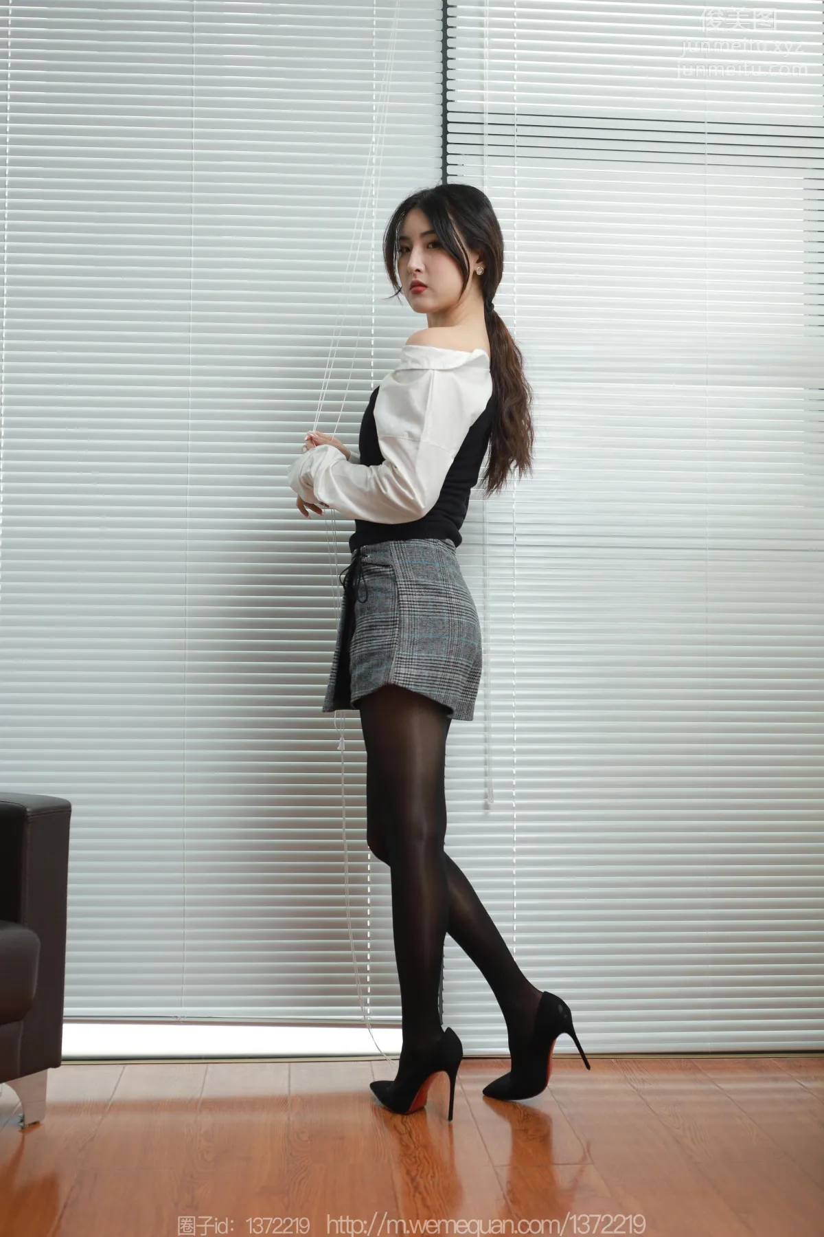 [IESS] 2023.01.27 Silk Enjoyer 1342 Xiao Bao, Glossy High Heels [86P] photo 27