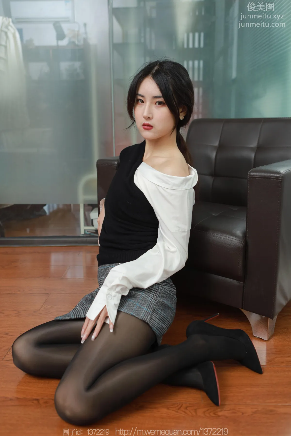 [IESS] 2023.01.27 Silk Enjoyer 1342 Xiao Bao, Glossy High Heels [86P] photo 45