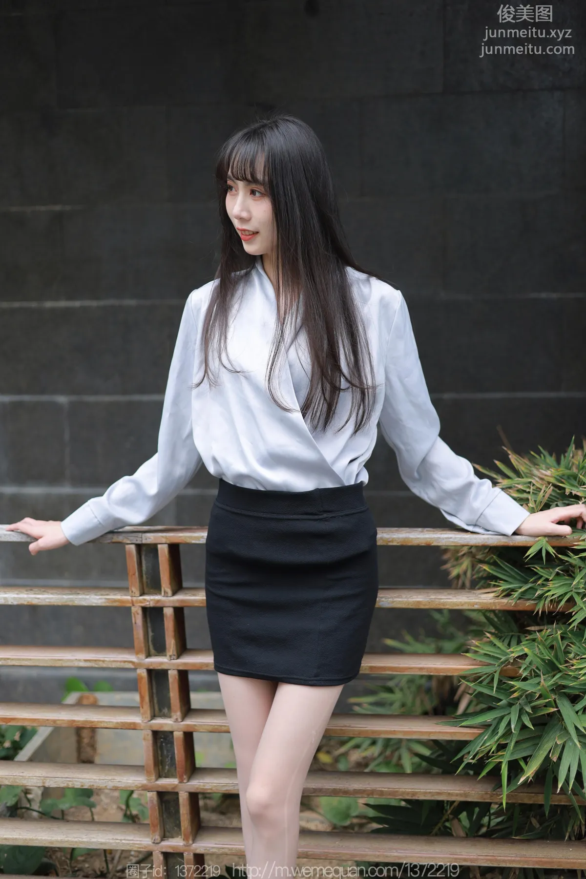 [IESS異思趣向] 2023.03.02 絲享家 1378 團團《樓梯上的美人》[92P] 16