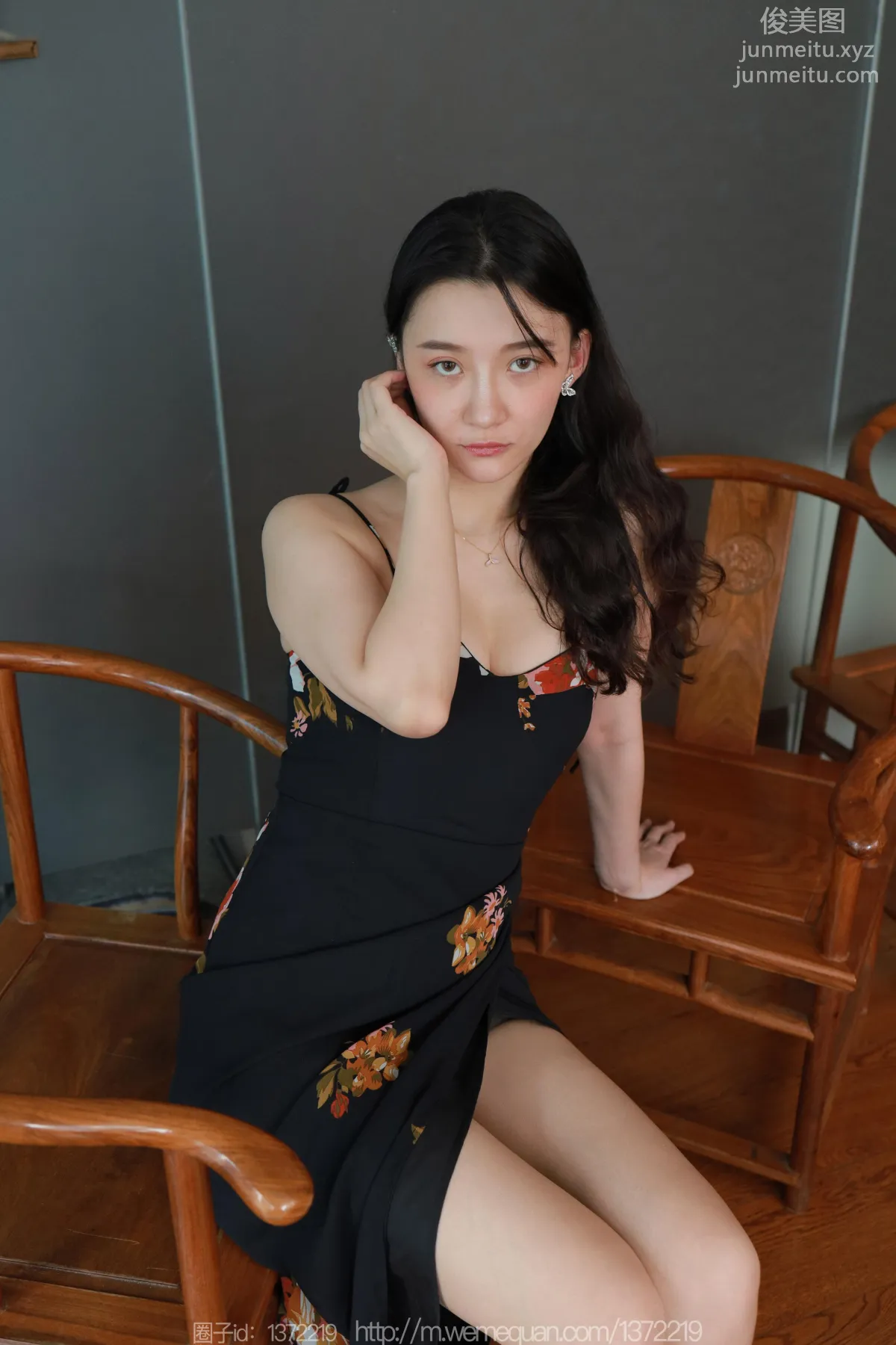 [IESS] 2023.04.14 Silk Enjoyer 1421 Qiuqiu, Woman in Floral Dress [86P] photo 45