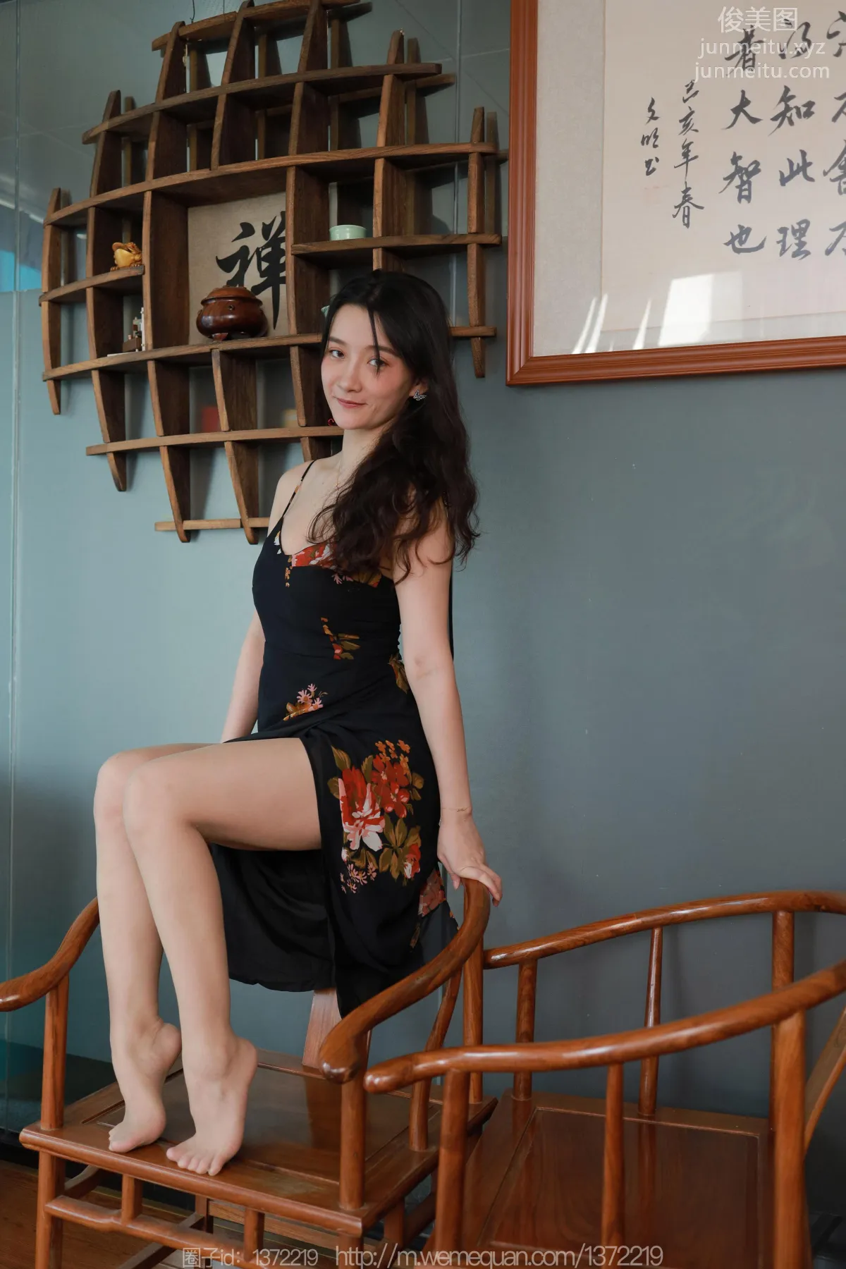 [IESS] 2023.04.14 Silk Enjoyer 1421 Qiuqiu, Woman in Floral Dress [86P] photo 49