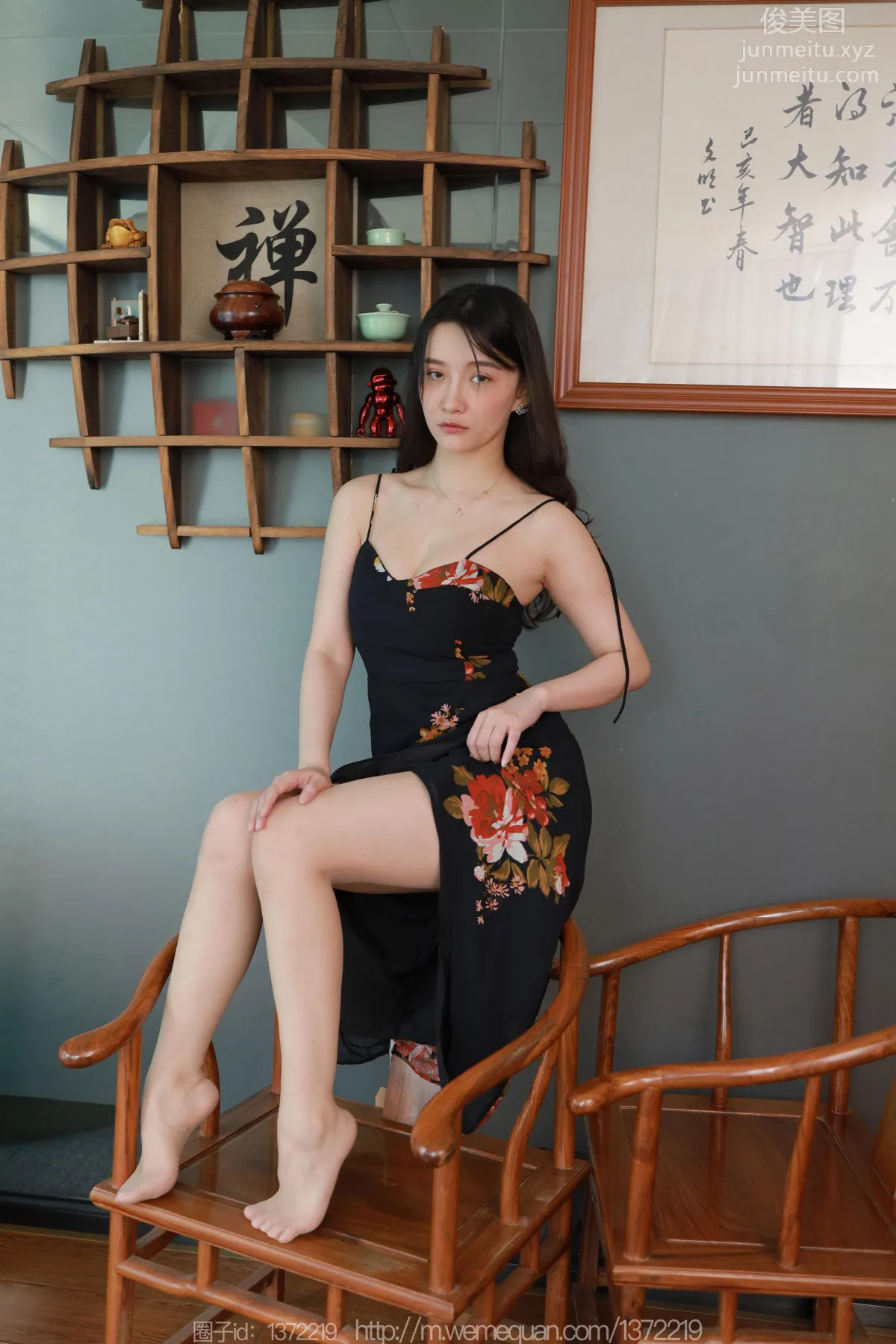 [IESS] 2023.04.14 Silk Enjoyer 1421 Qiuqiu, Woman in Floral Dress [86P] photo 53