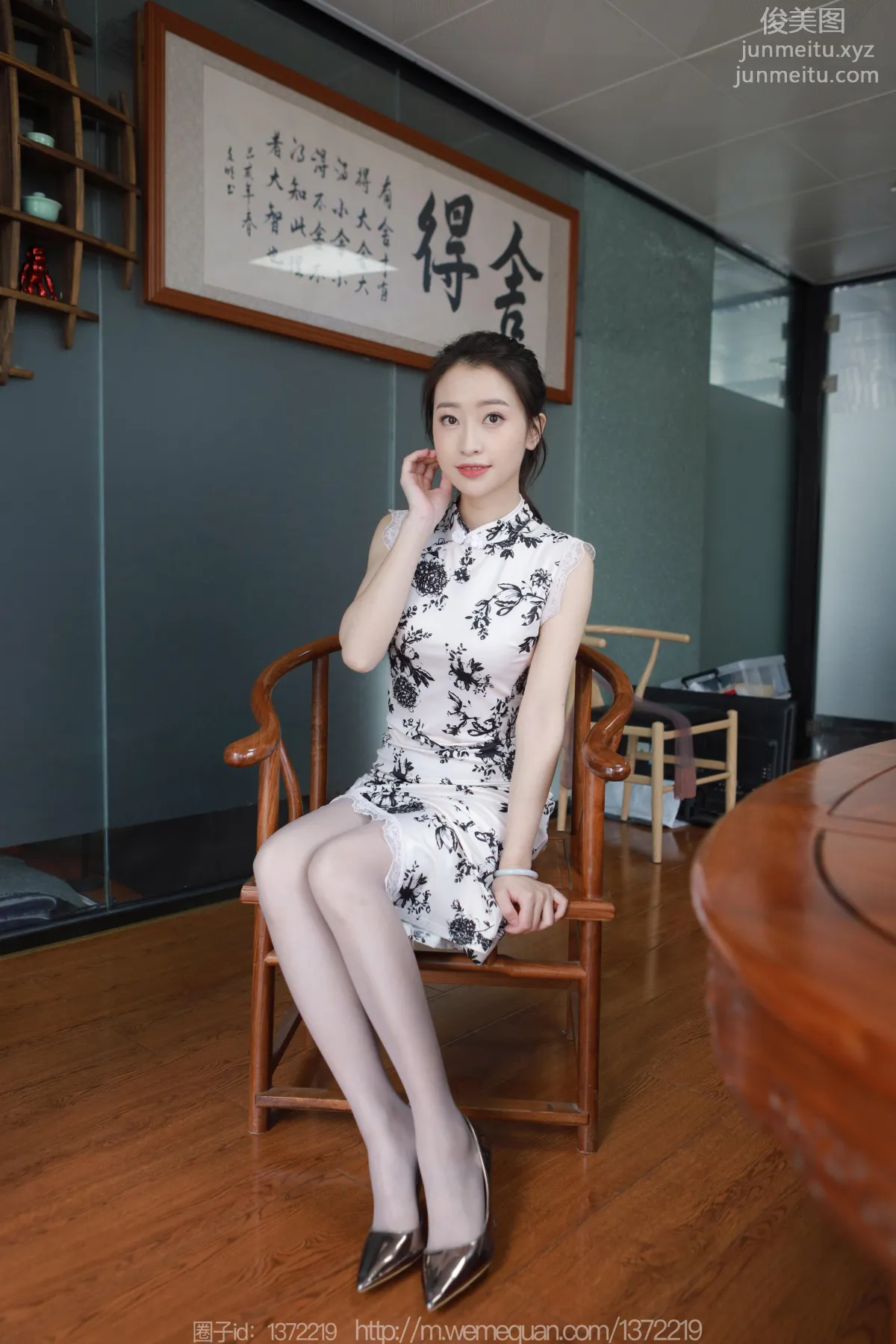 [IESS] 2023.04.25 Silk Enjoyer 1432 Xiao Jie, Gray Stockings Qipao [85P] photo 7