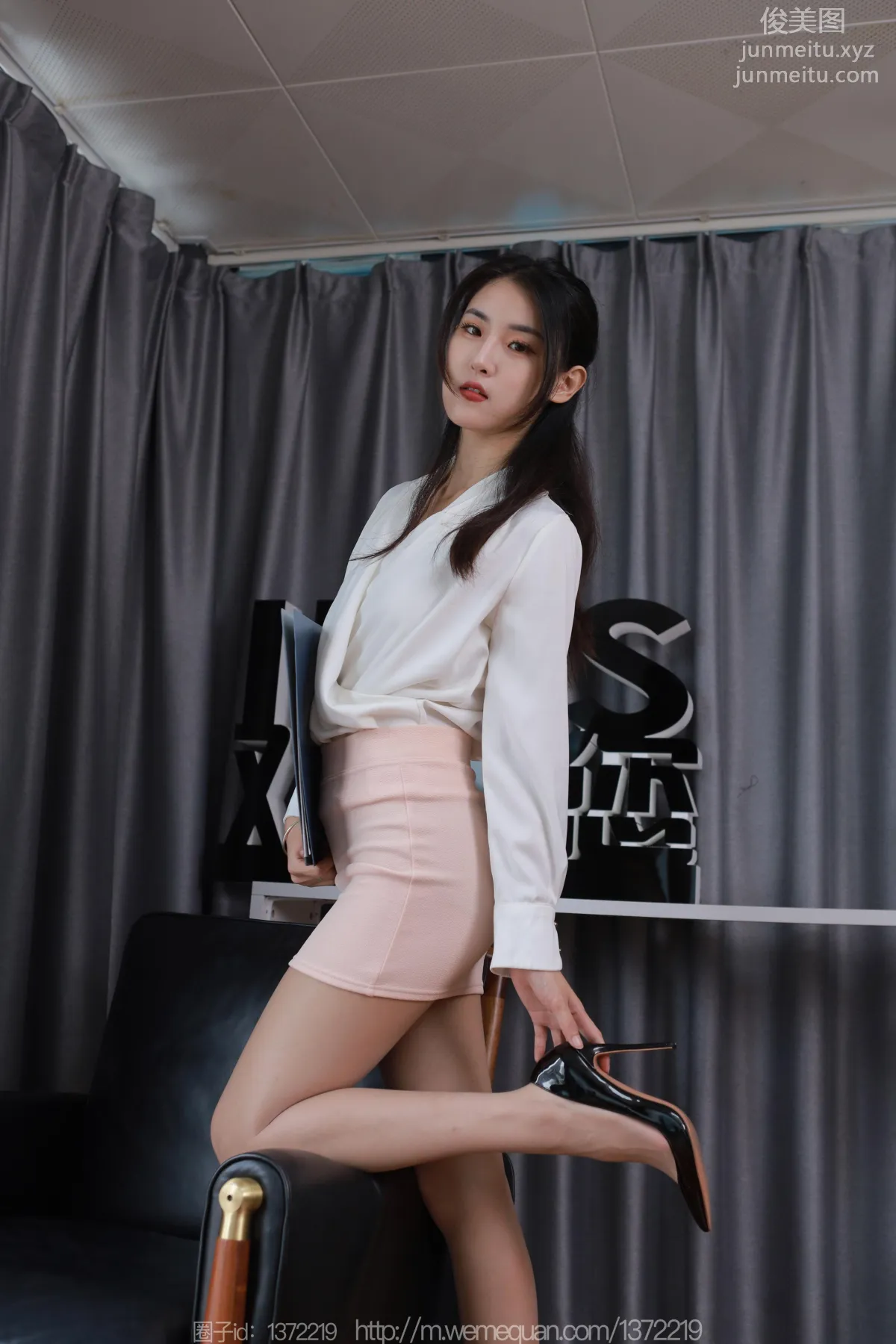 [IESS] 2023.05.01 Silk Enjoyer 1438 Xiao Bao, Urban OL Goddess [87P] photo 42