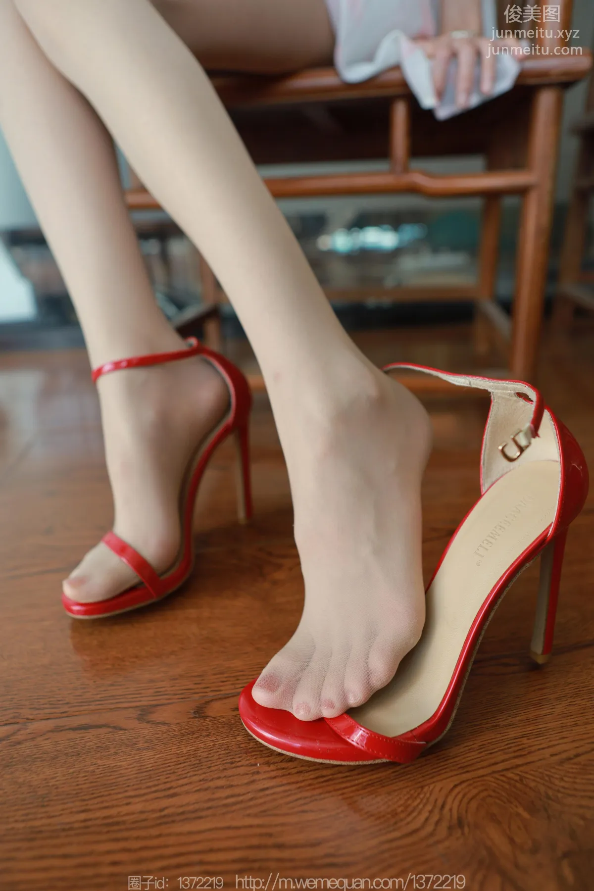 [IESS] 2023.05.04 Silk Enjoyer 1441 Tuan Tuan, Red Shoes and Nude Stockings [87P] photo 24