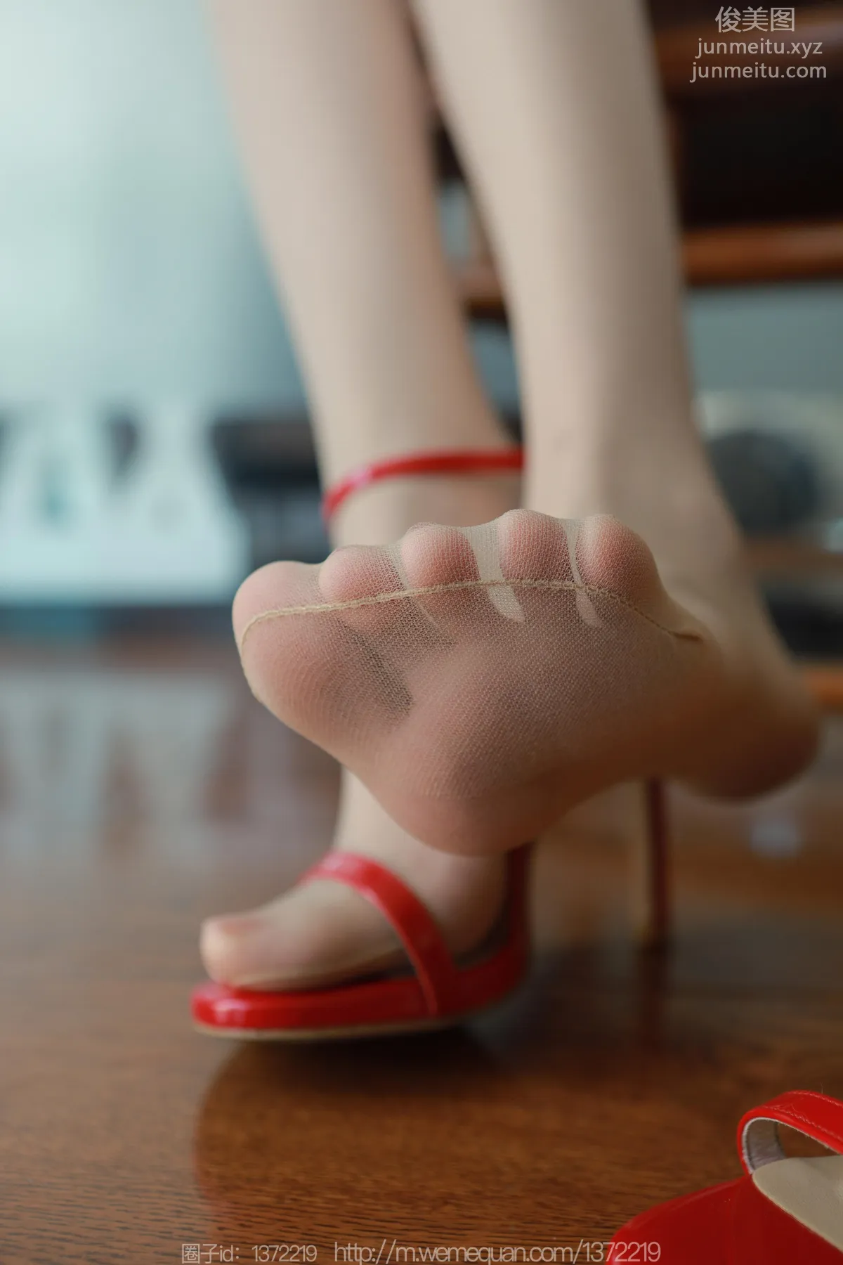 [IESS] 2023.05.04 Silk Enjoyer 1441 Tuan Tuan, Red Shoes and Nude Stockings [87P] photo 28
