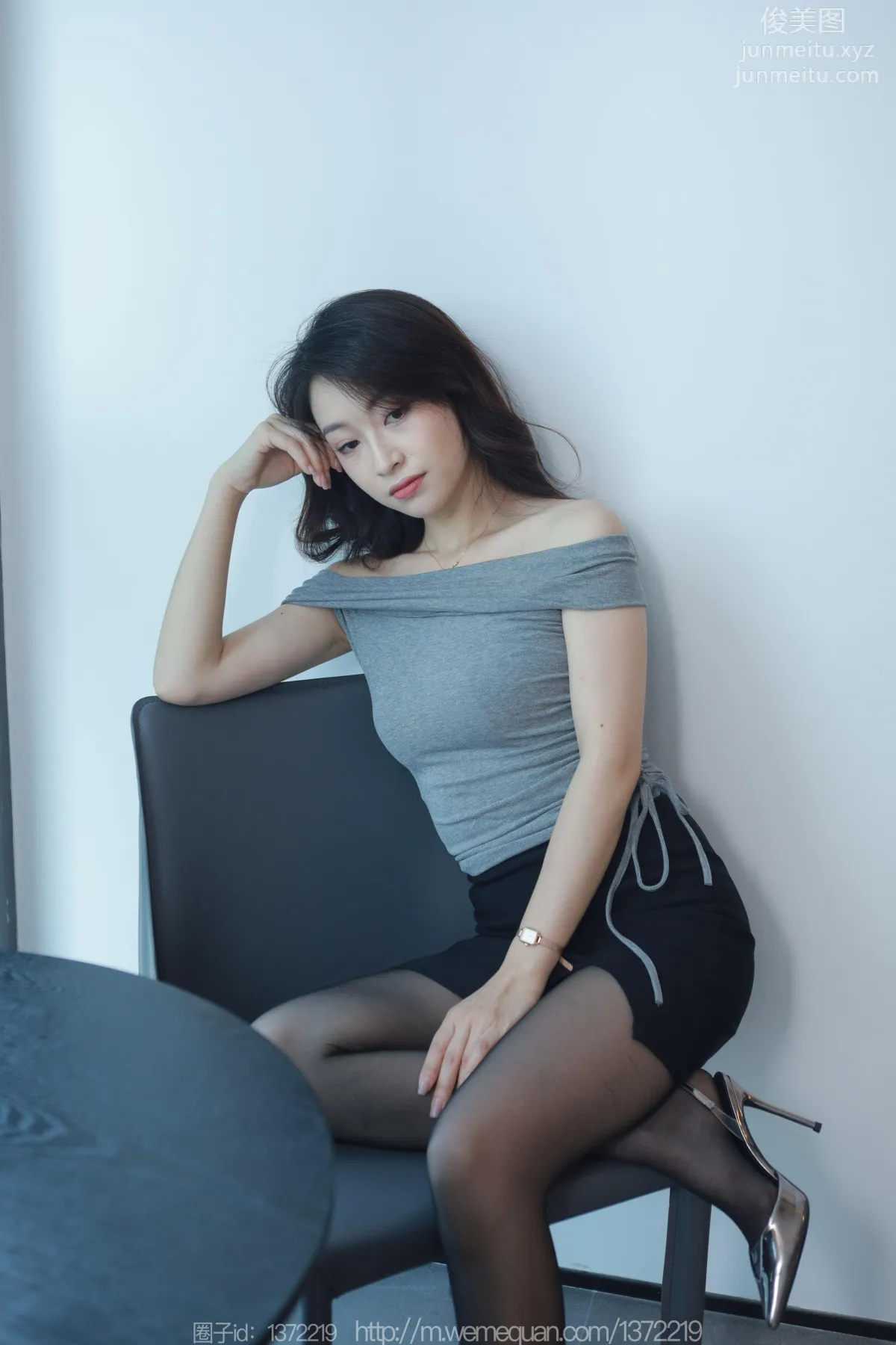 [IESS] 2023.07.31 Silk Enjoyer 1494 Xiao Jie, Tight Hip-Hugging Skirt [85P] photo 22