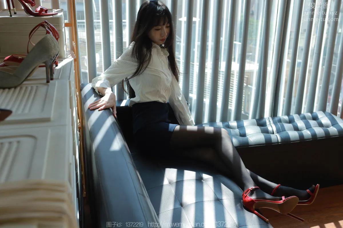 [IESS] 2023.08.06 Silk Enjoyer 1499 Tuan Tuan "Interplay of Light and Shadow" [84P] photo 14