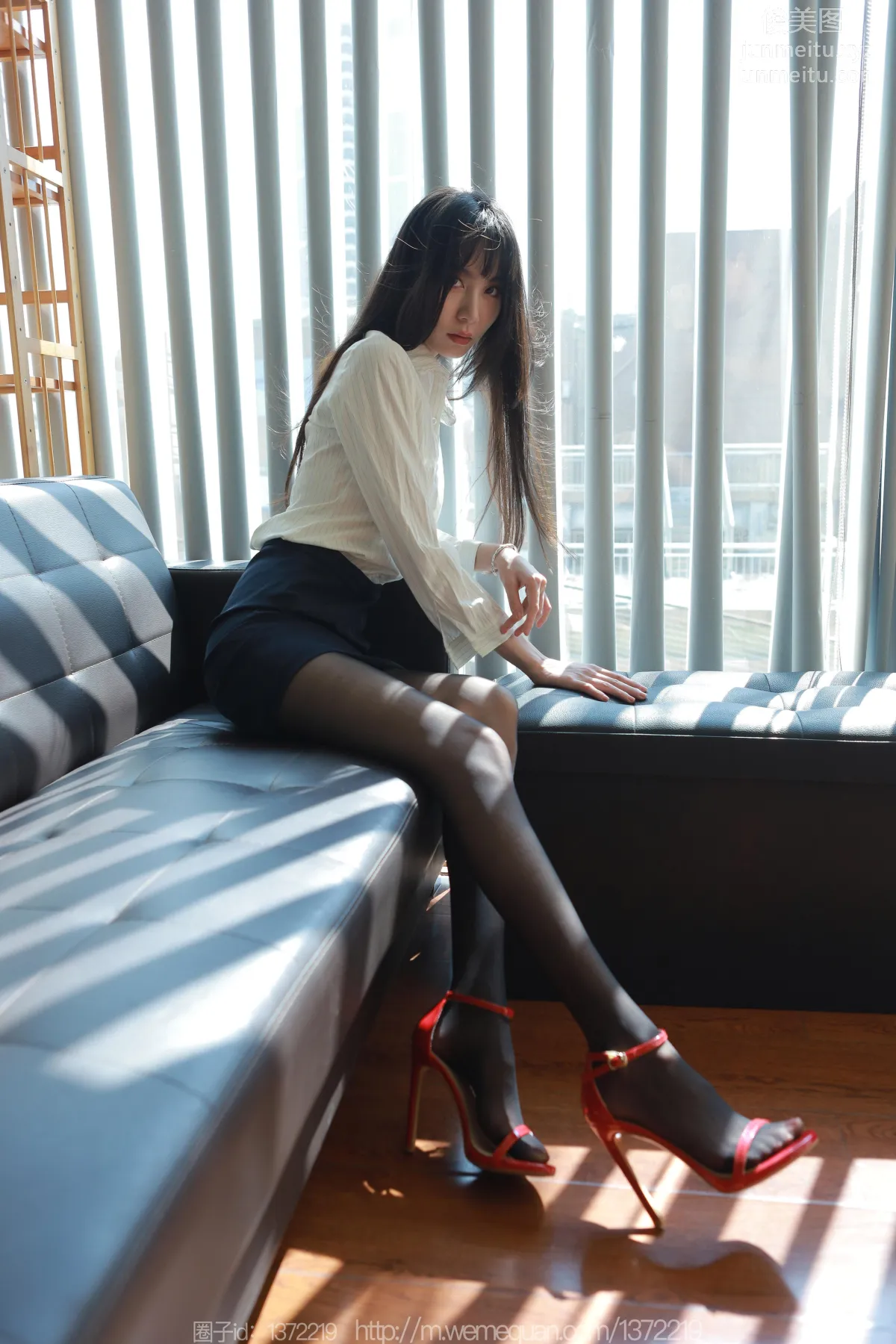 [IESS] 2023.08.06 Silk Enjoyer 1499 Tuan Tuan "Interplay of Light and Shadow" [84P] photo 22