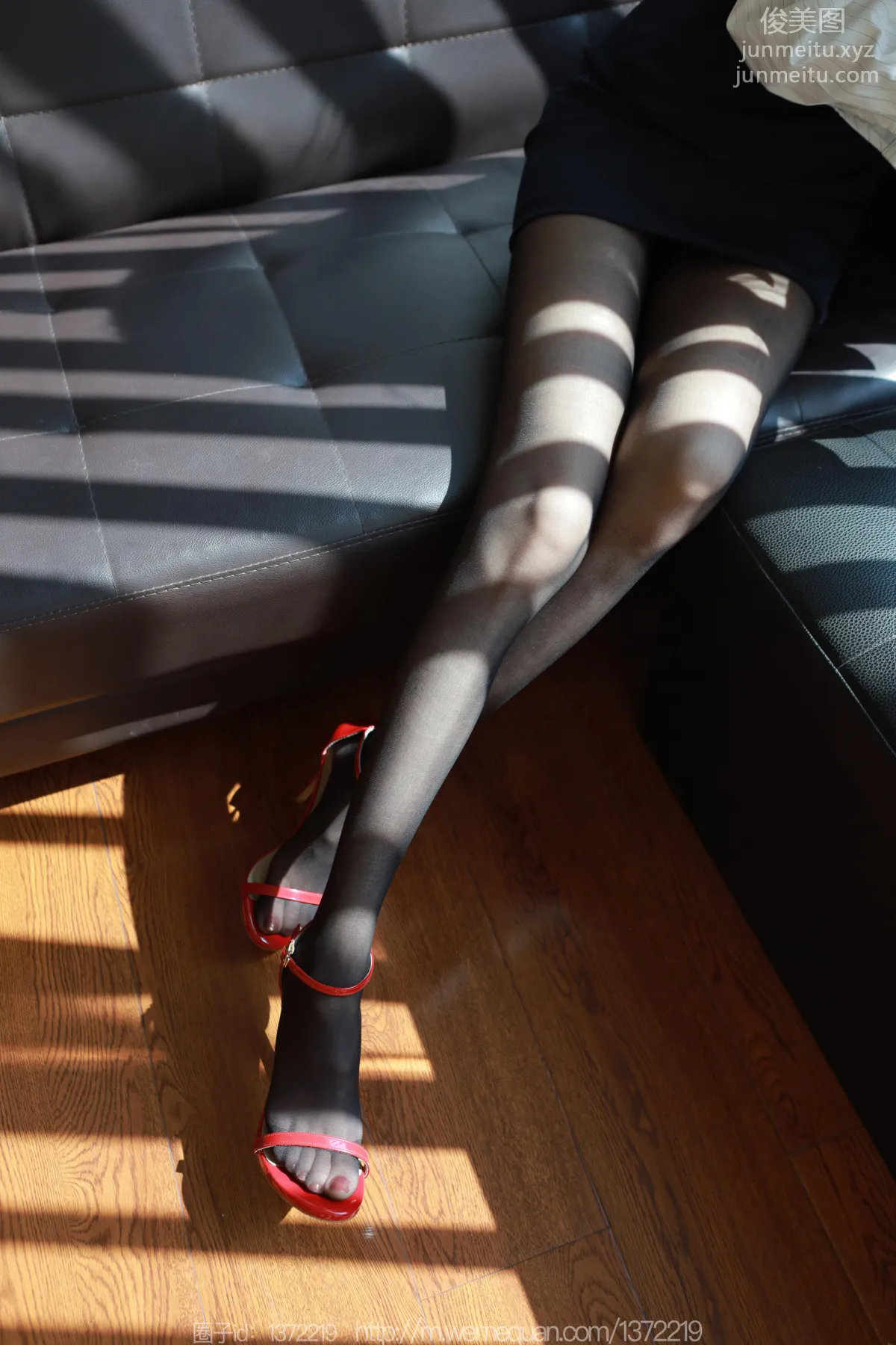 [IESS] 2023.08.06 Silk Enjoyer 1499 Tuan Tuan "Interplay of Light and Shadow" [84P] photo 25