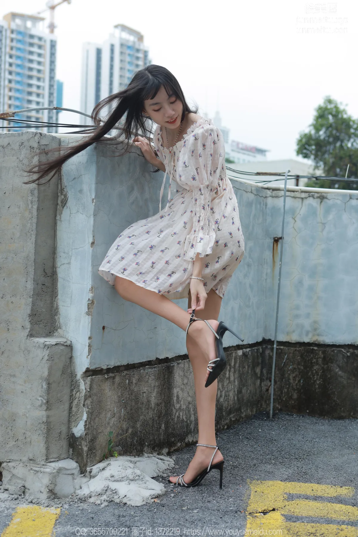 [IESS] 2023.10.15 Silk Enjoyer 1559 Tuan Tuan, Wind Blowing the Skirt [83P] photo 4