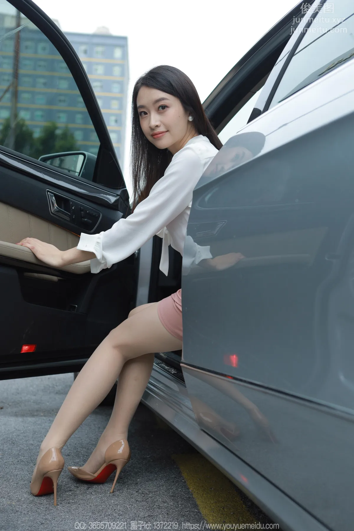 [IESS] 2023.10.16 Silk Enjoyer 1560 Xiao Jie, Inside and Outside the Car [84P] photo 2