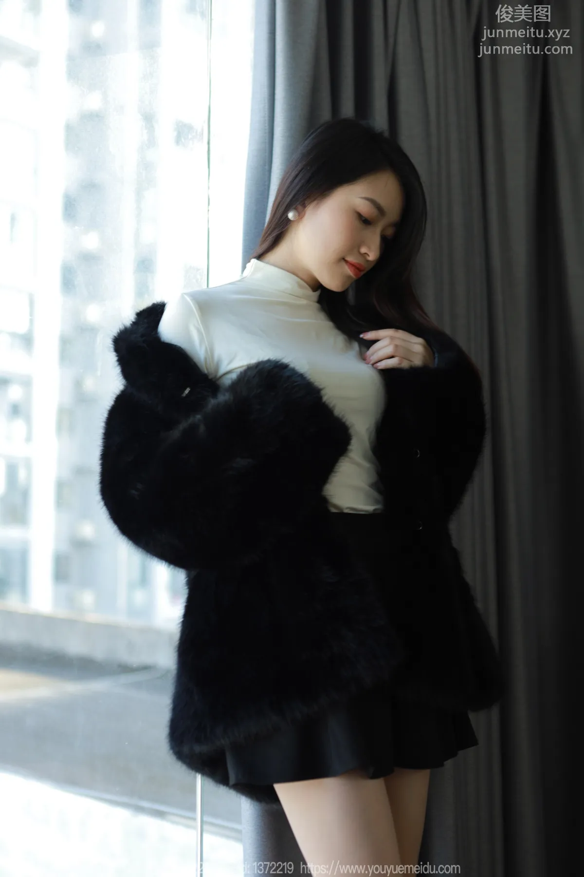 [IESS] 2023.12.05 Silk Enjoyer 1603 Xiao Jie, Black Coat [86P] photo 15