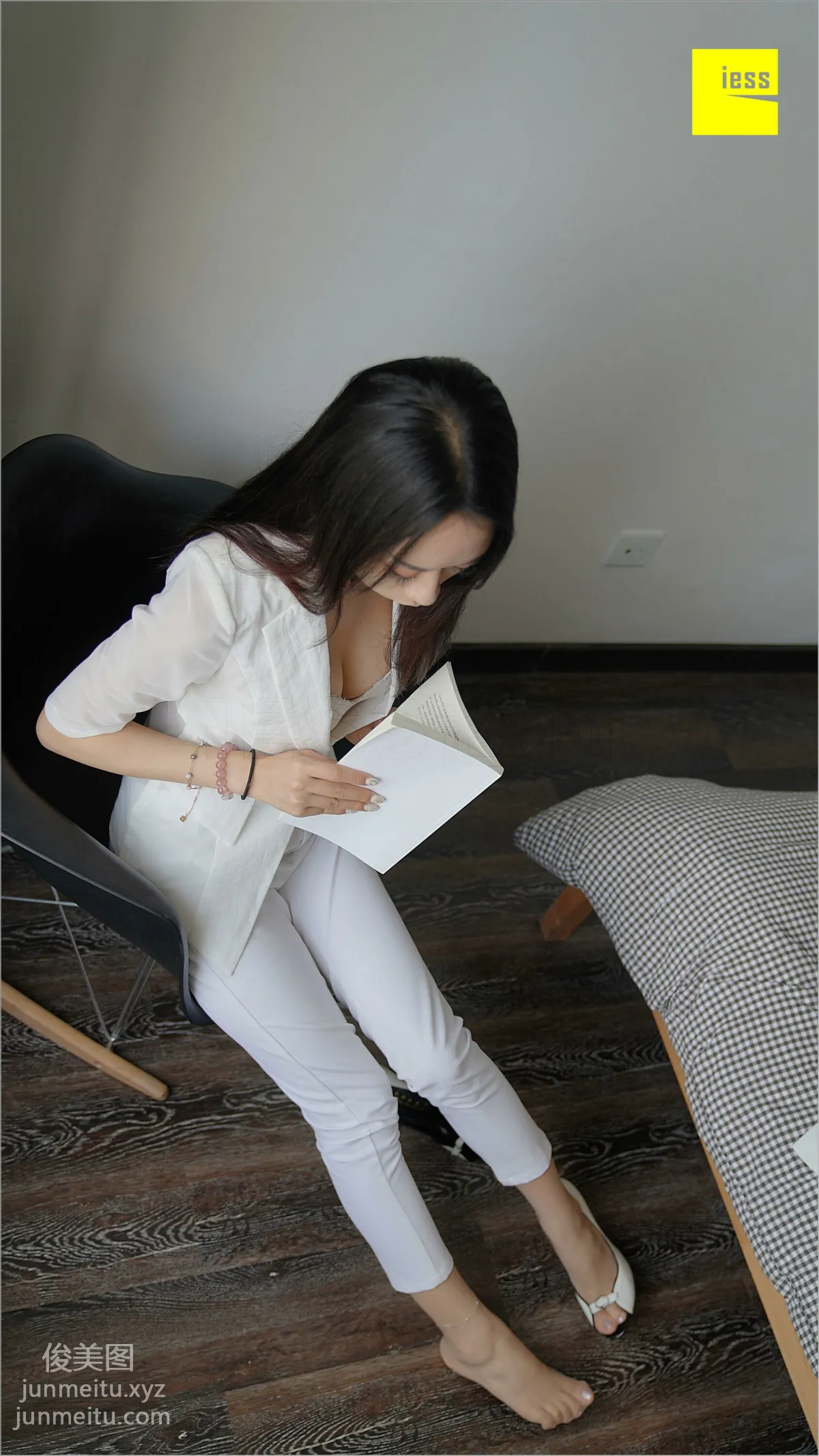 [IESS] 2018.08.30 Silk Feet Bento 265: In Books There Are Golden Houses, Mei Xi [83P] photo 22