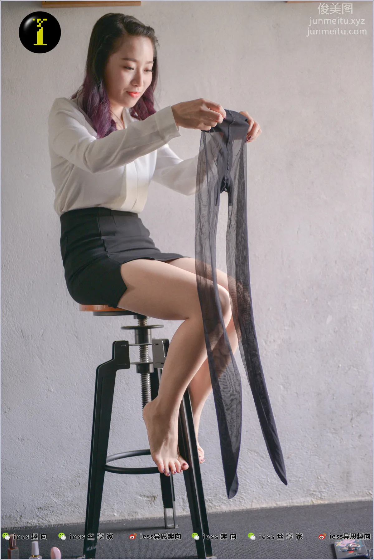 [IESS] Pu Hui Collection 008, Fan Meimei Putting On Stockings photo 34