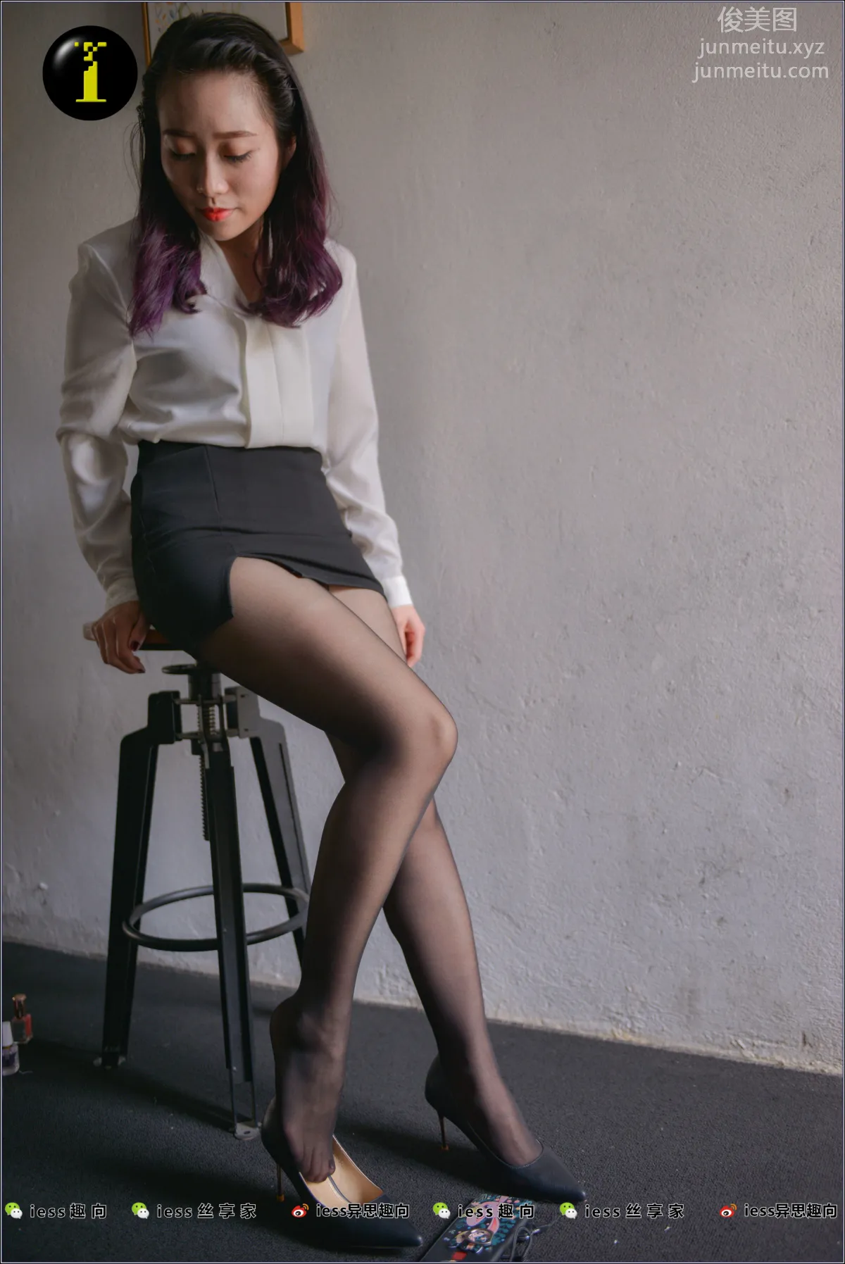 [IESS] Pu Hui Collection 008, Fan Meimei Putting On Stockings photo 45