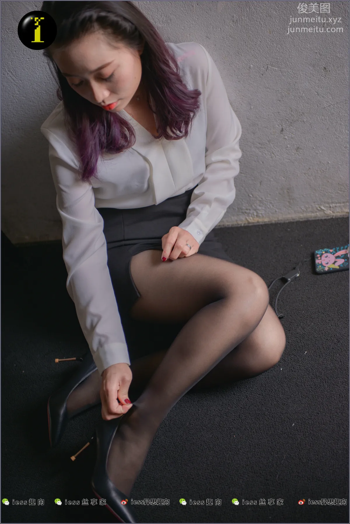 [IESS] Pu Hui Collection 008, Fan Meimei Putting On Stockings photo 50
