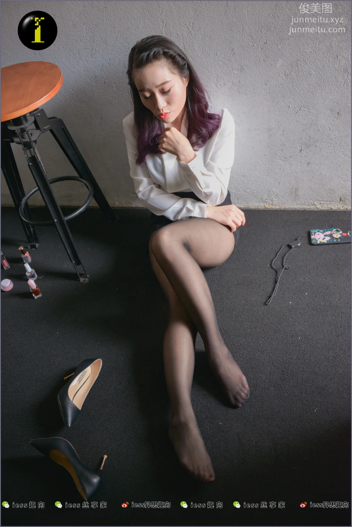 [IESS] Pu Hui Collection 008, Fan Meimei Putting On Stockings photo 54