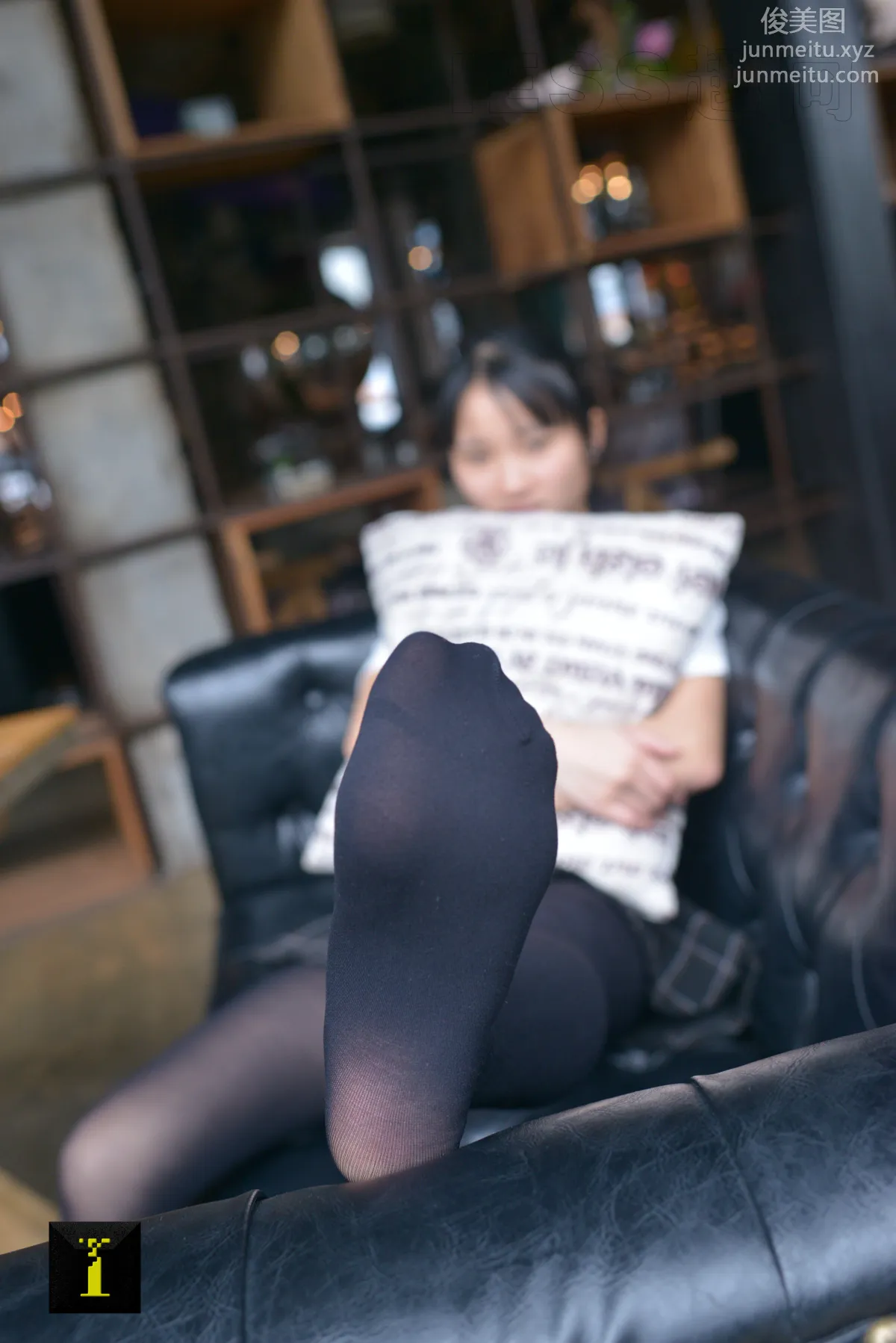 [IESS異思趣向] 普惠集 053 妹妹琪琪 妹妹的80D（3） 絲足底 28
