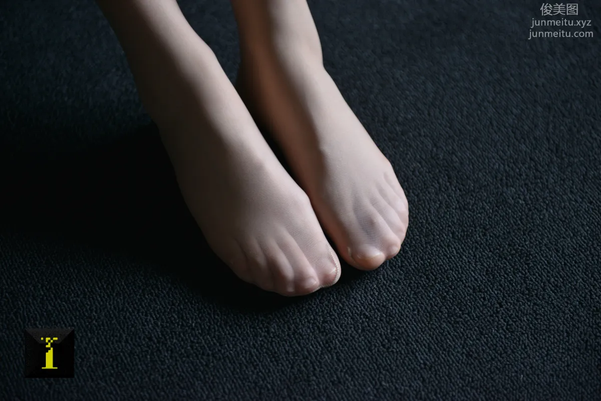 [IESS] Pu Hui Ji 056 Xiao Jie, Soft Beauty Under Light and Shadow (1) Big Close-Ups photo 16